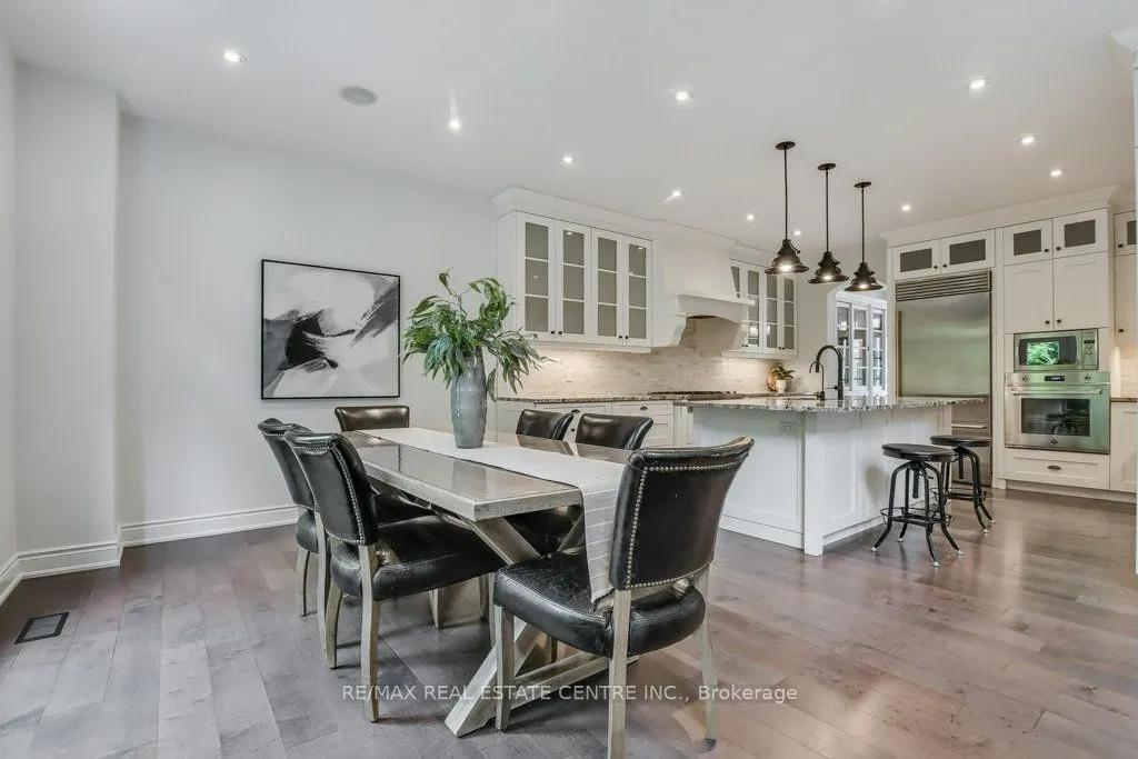 258 Edgewater Crescent, #12