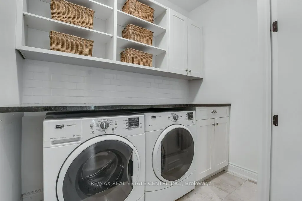 258 Edgewater Crescent, #12