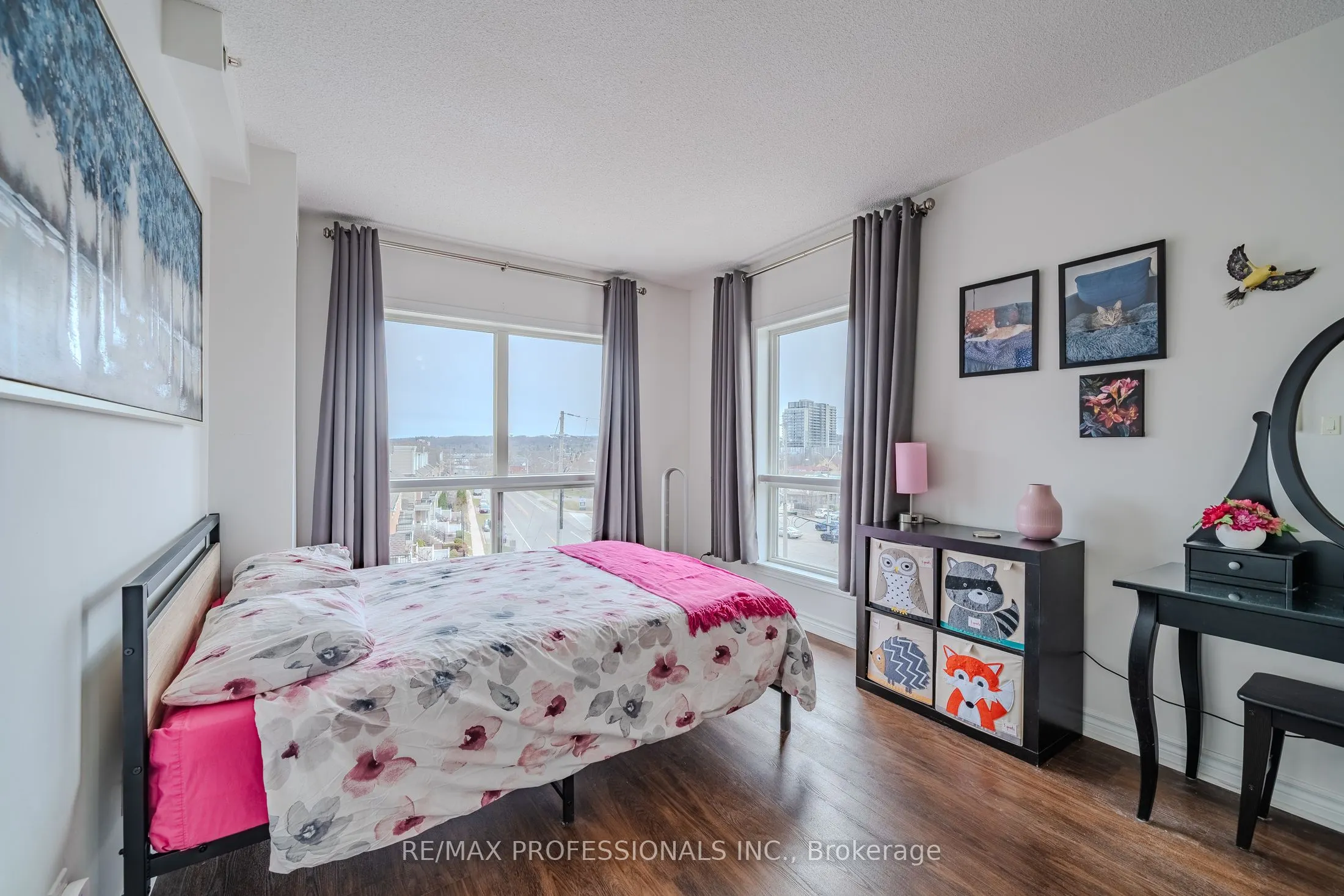 8 Harris Street, #422