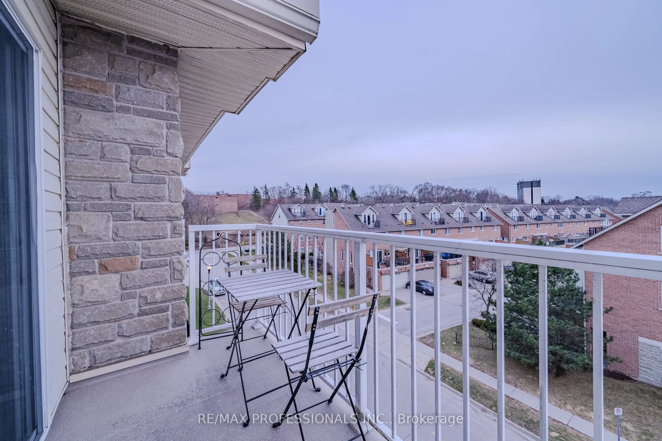 8 Harris Street, #422