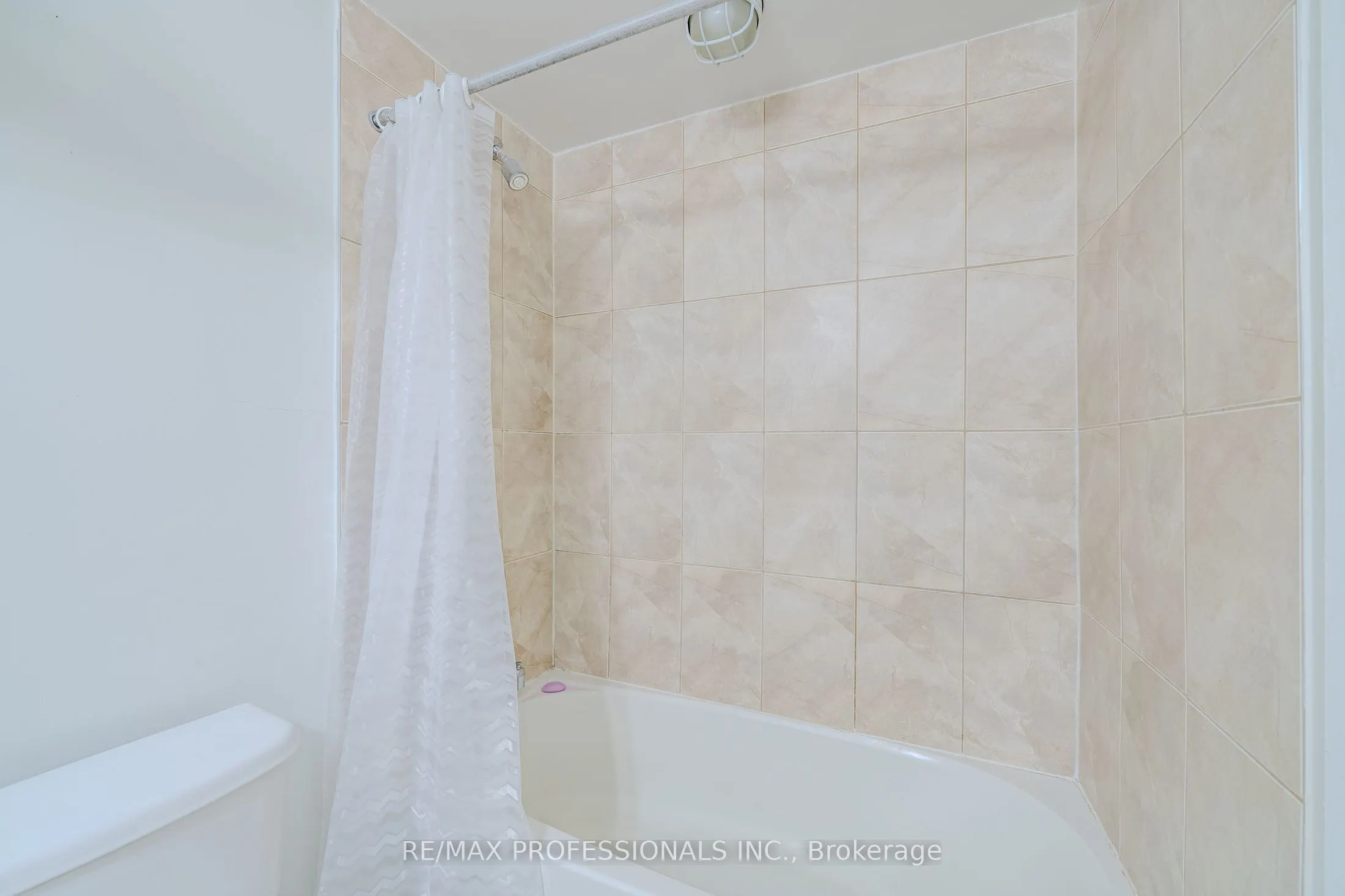 8 Harris Street, #422