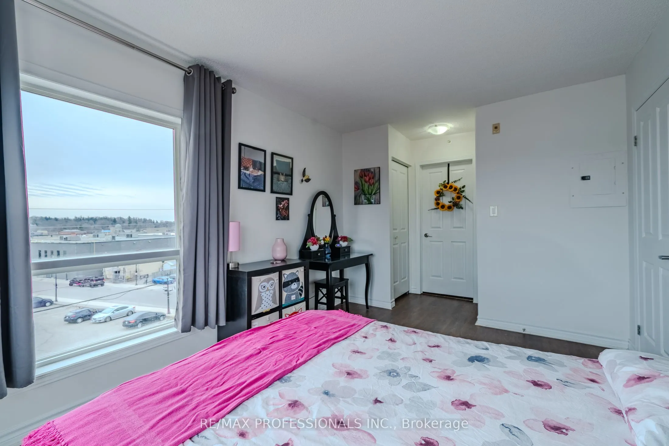 8 Harris Street, #422