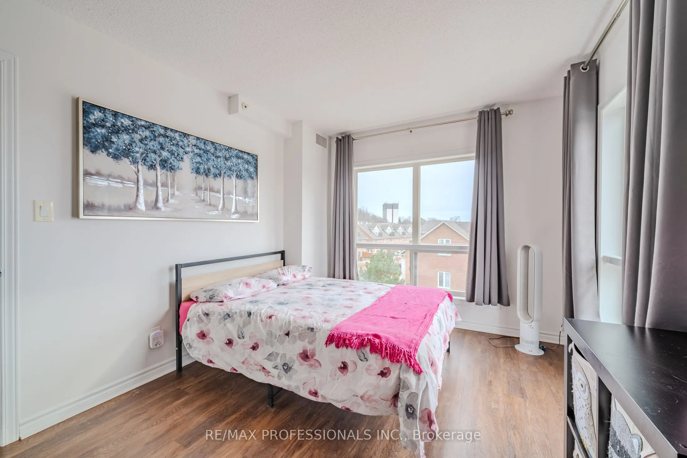8 Harris Street, #422