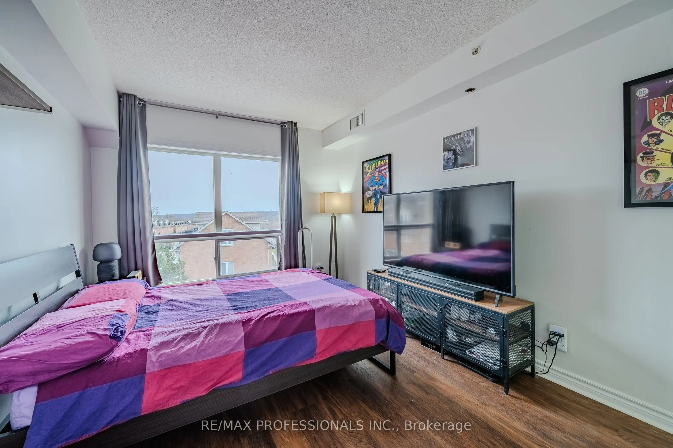 8 Harris Street, #422