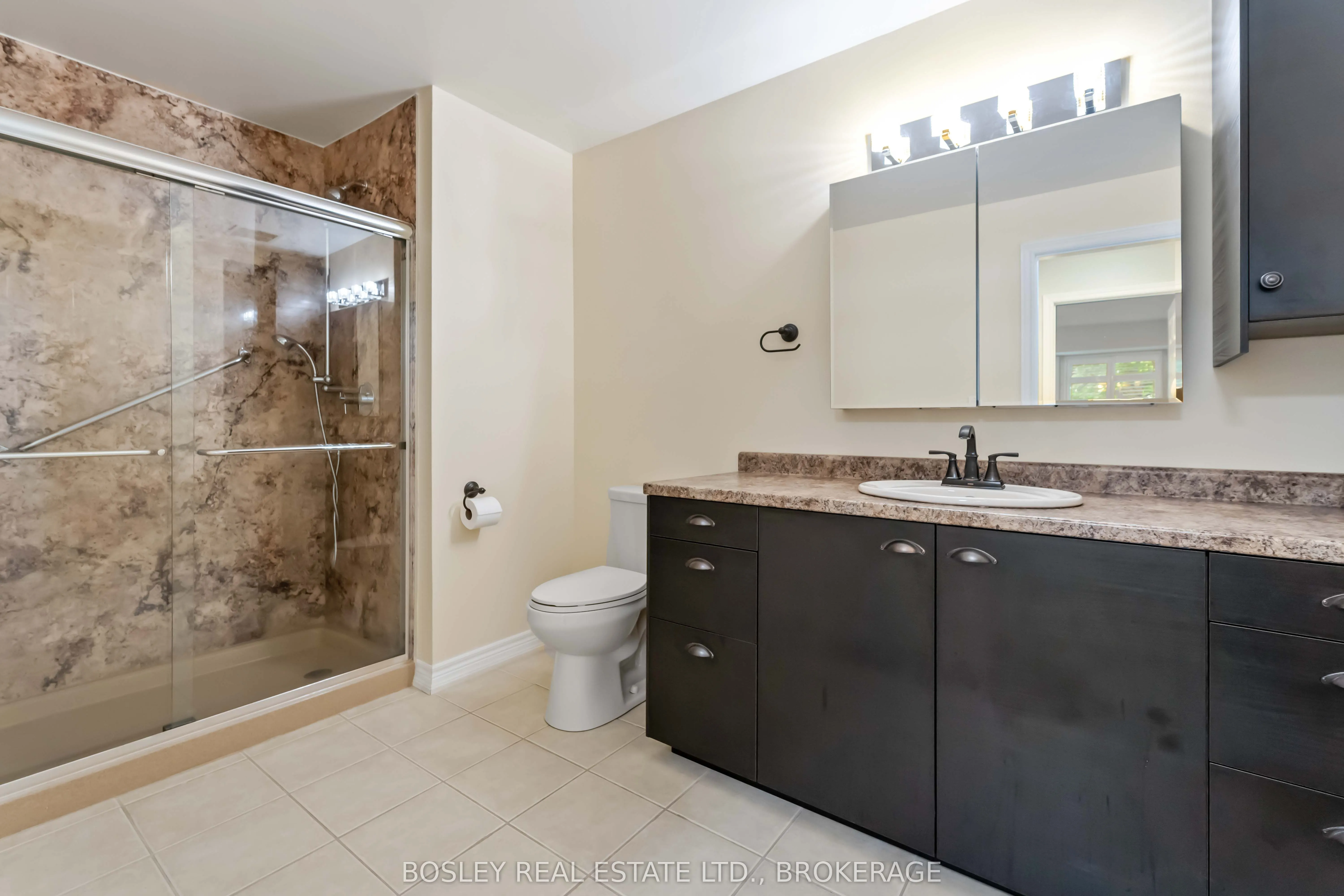 6 Niagara Street, #206