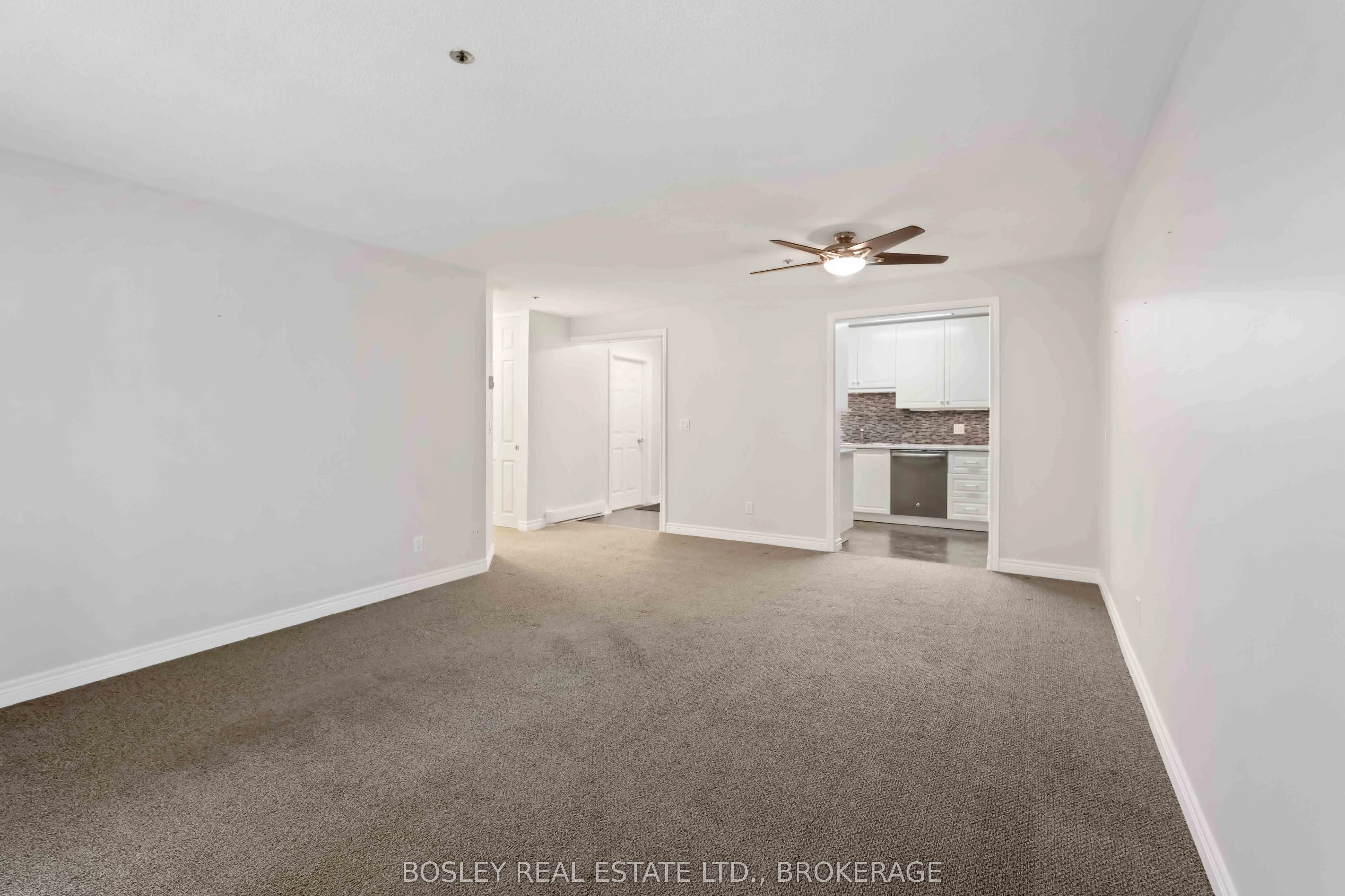 6 Niagara Street, #206