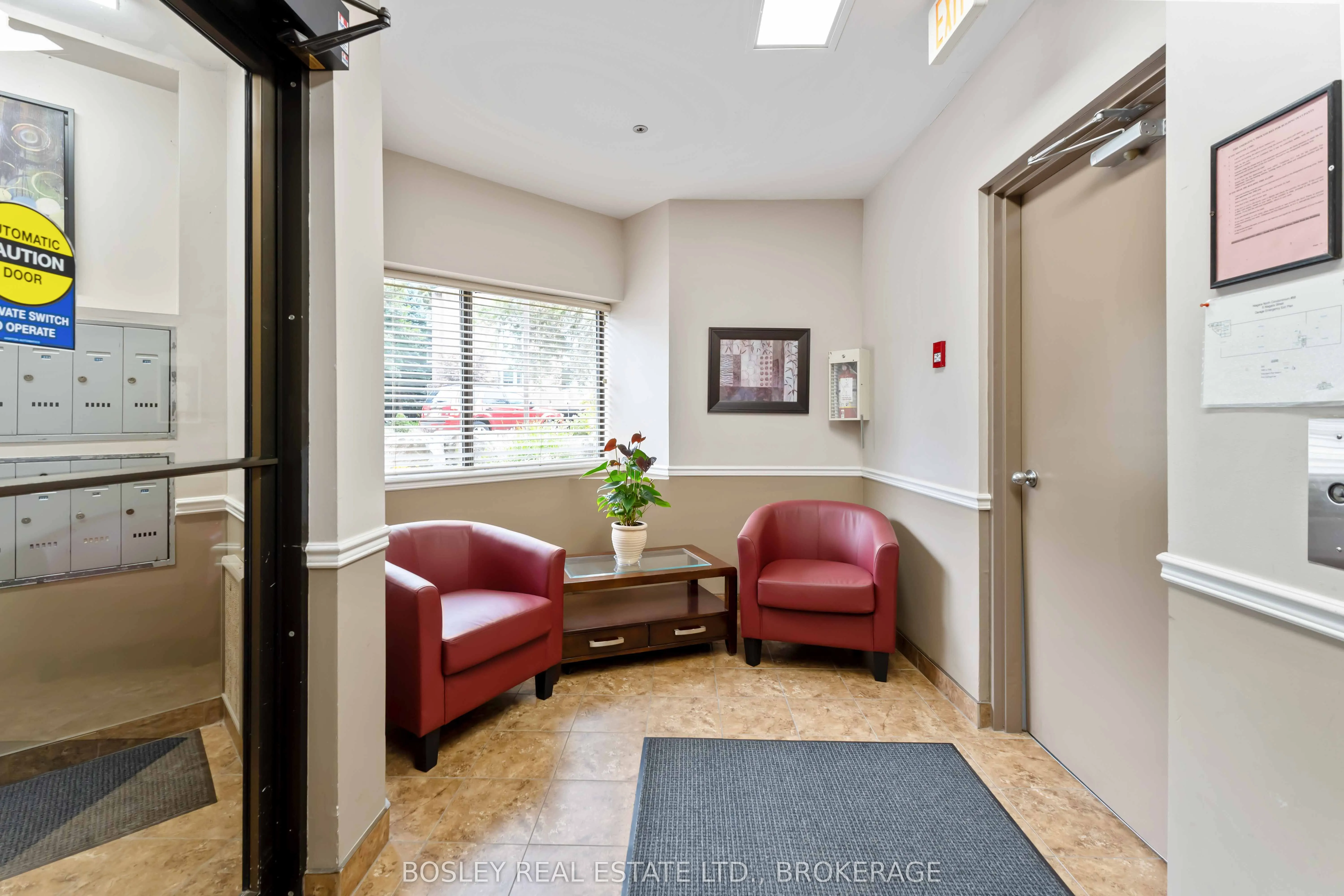 6 Niagara Street, #206