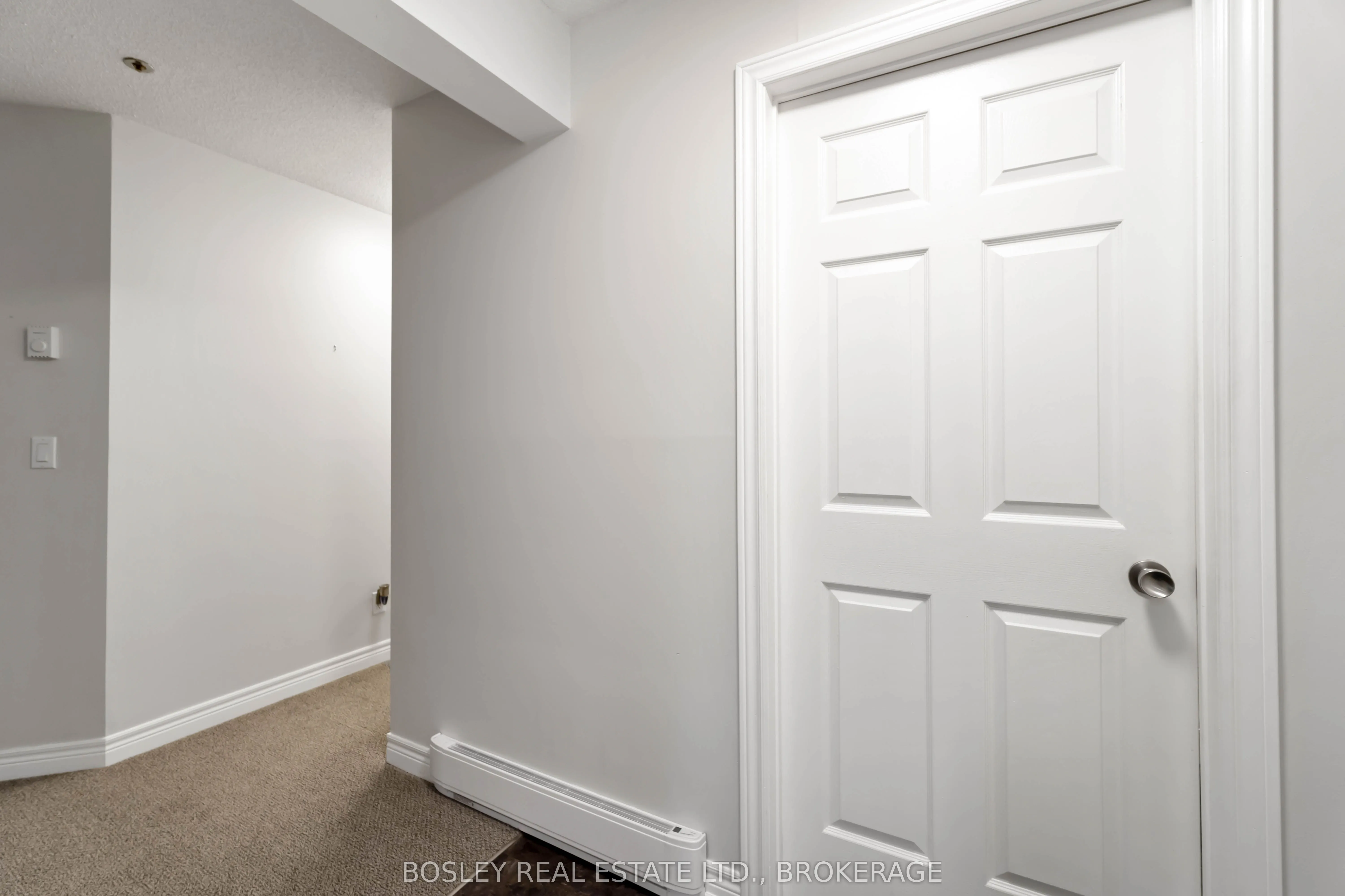 6 Niagara Street, #206