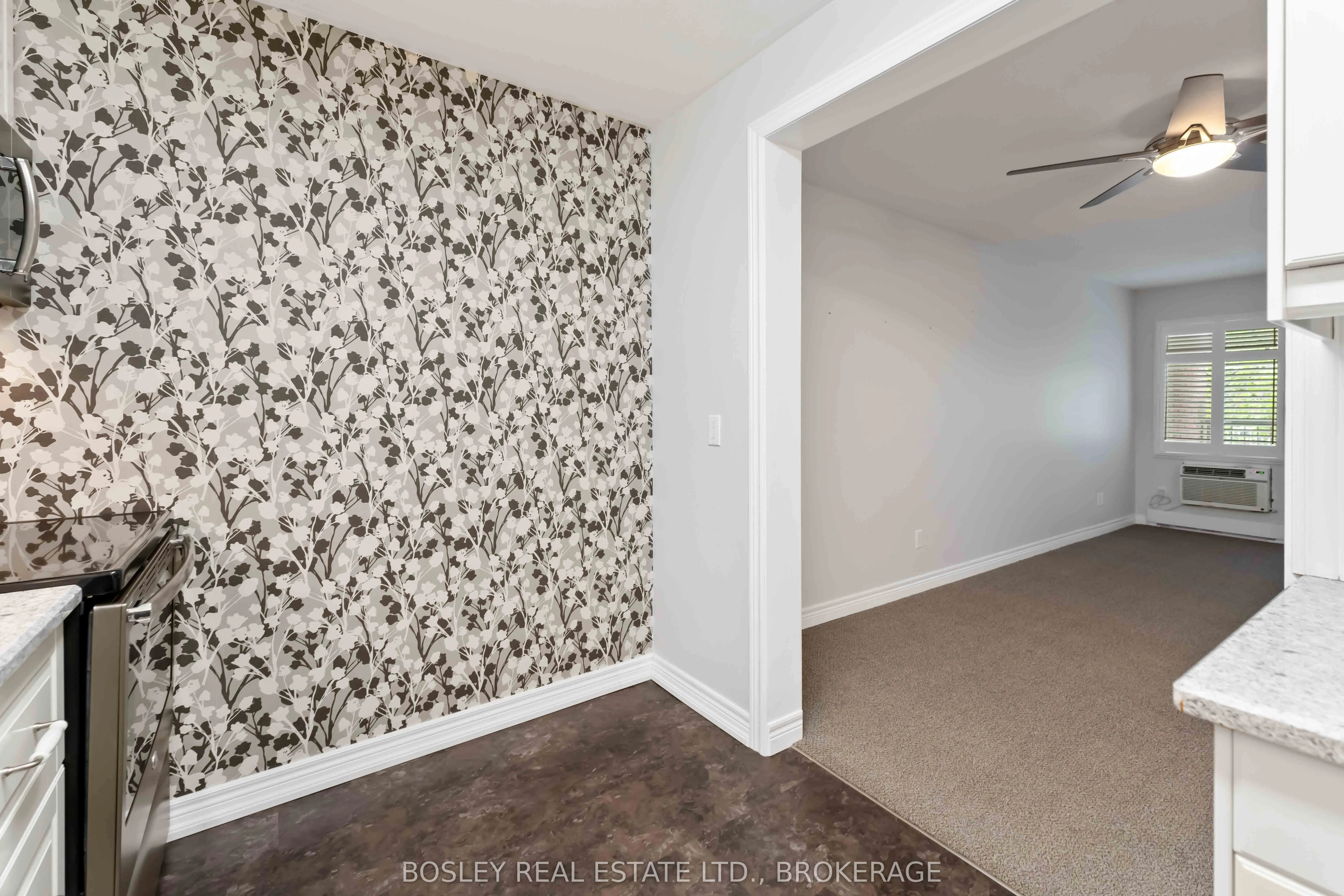 6 Niagara Street, #206