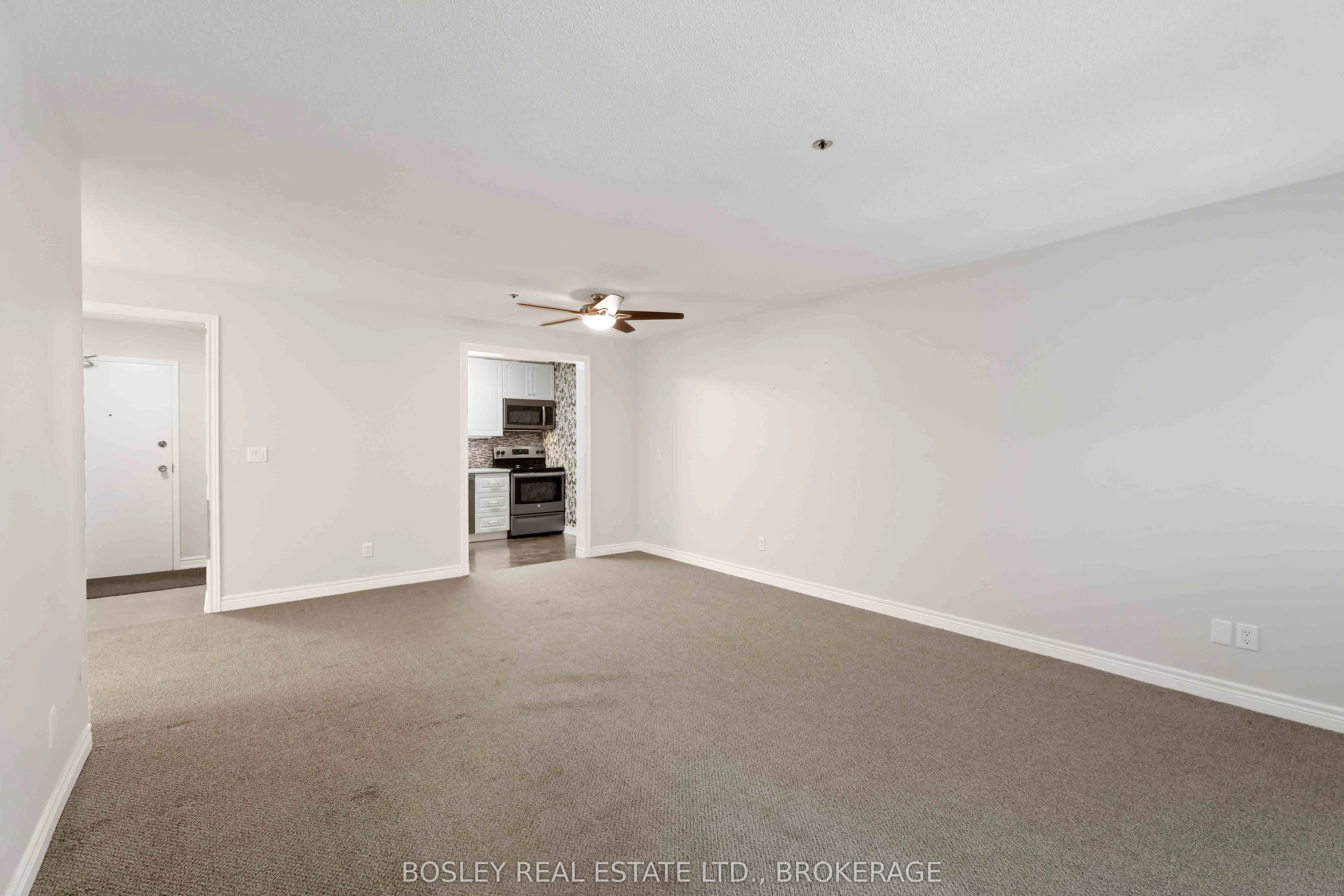 6 Niagara Street, #206