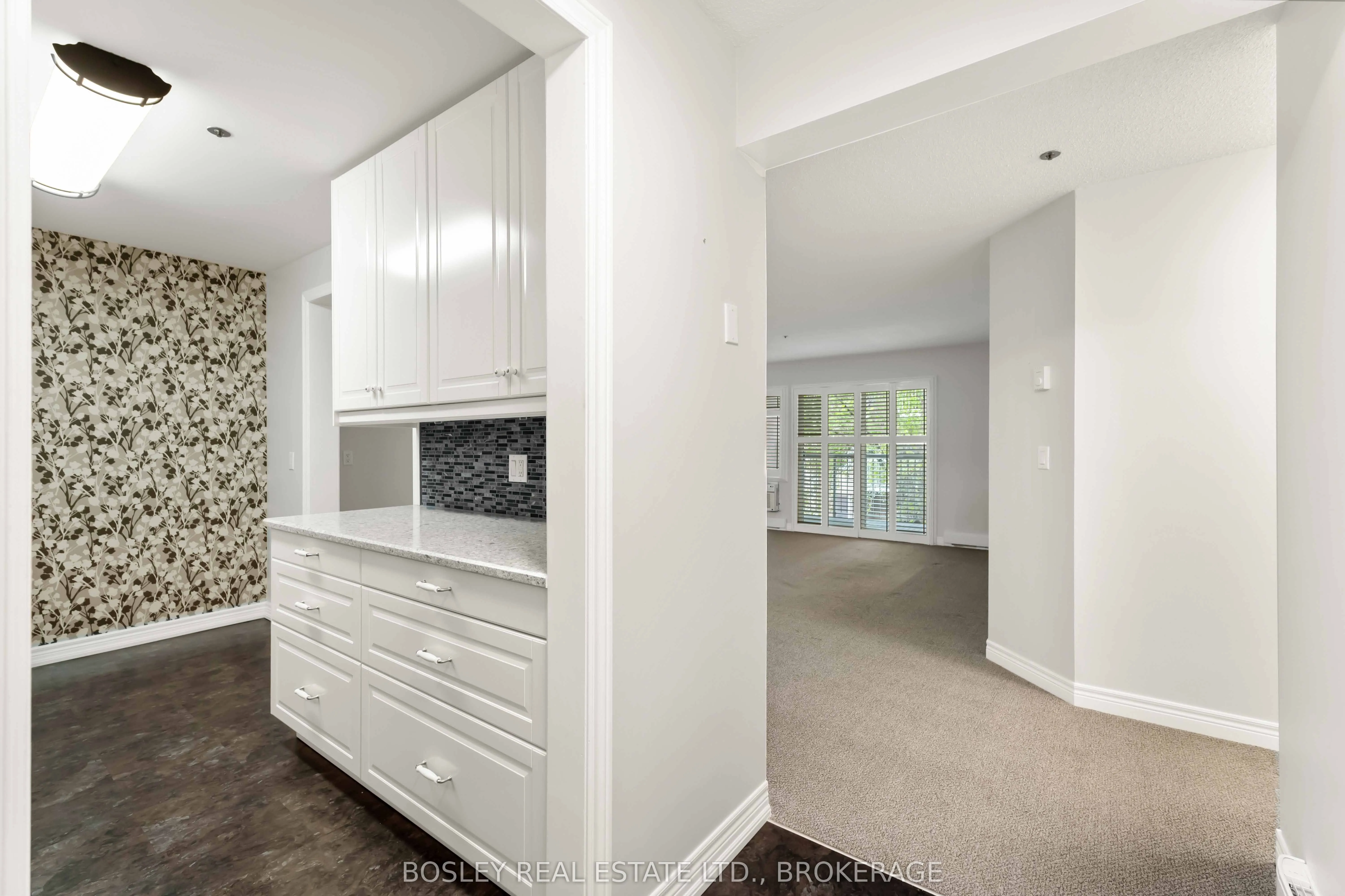 6 Niagara Street, #206