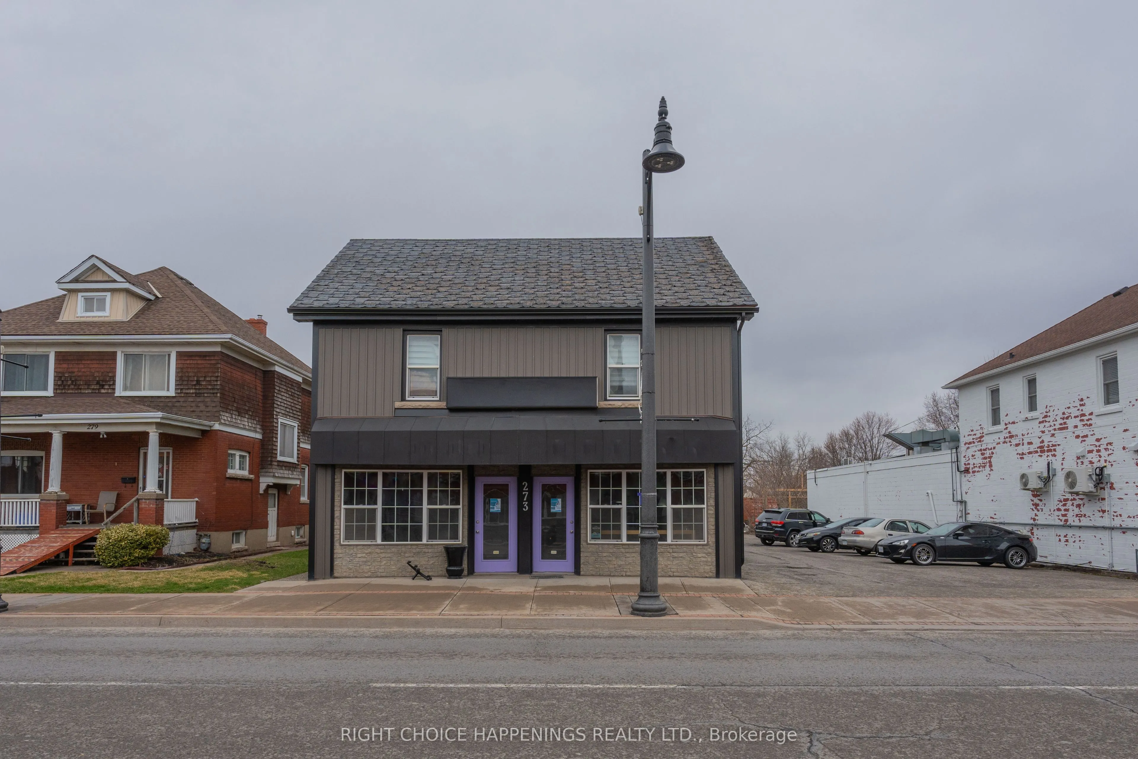 273 Main Street W