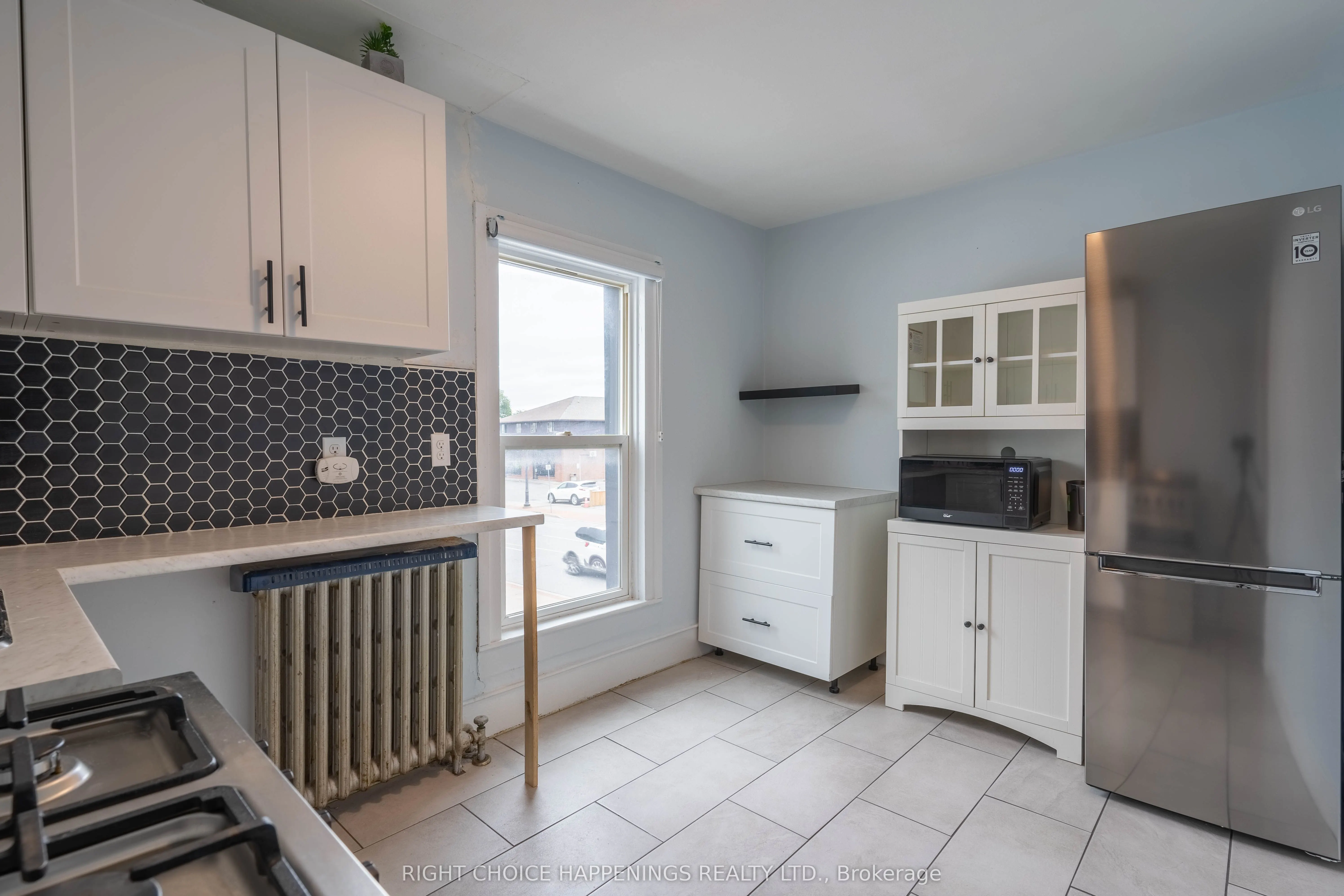 273 Main Street W