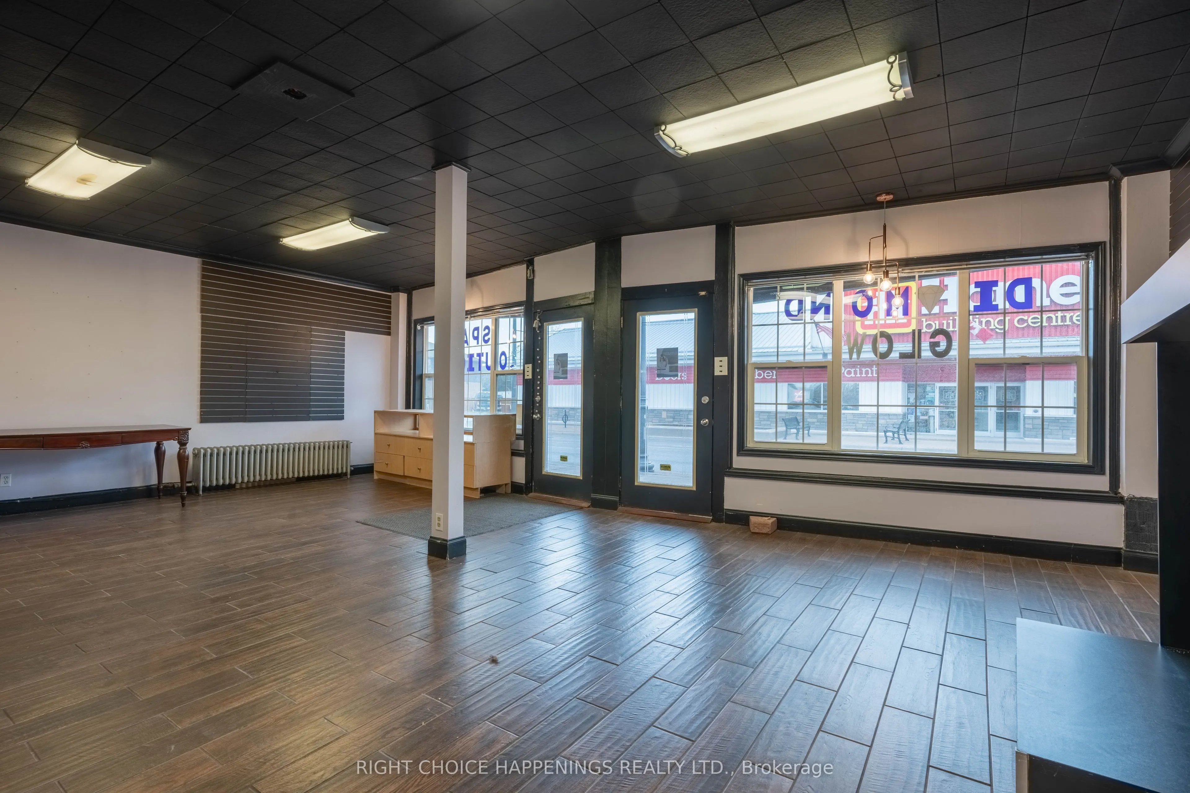 273 Main Street W