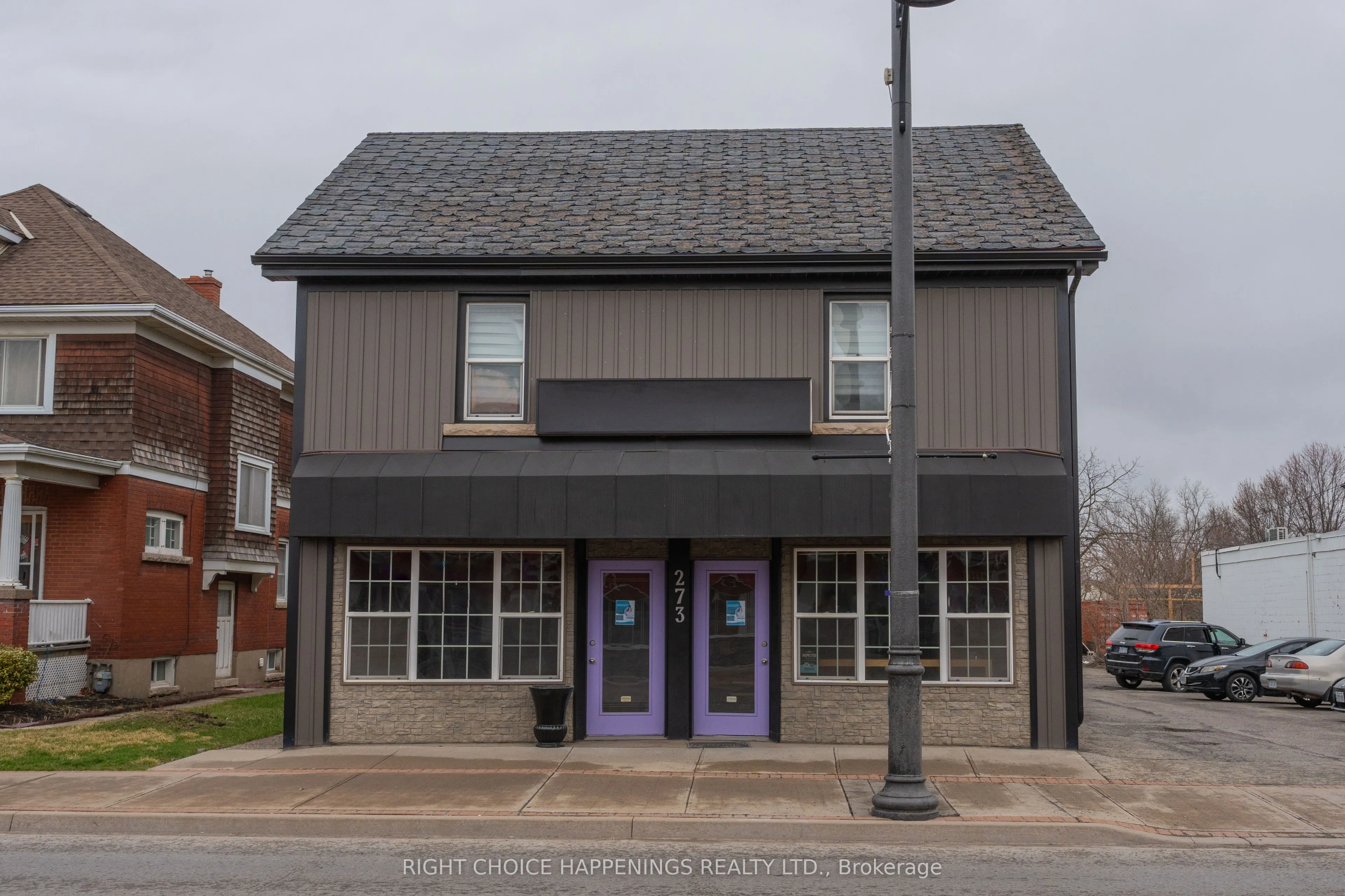 273 Main Street W