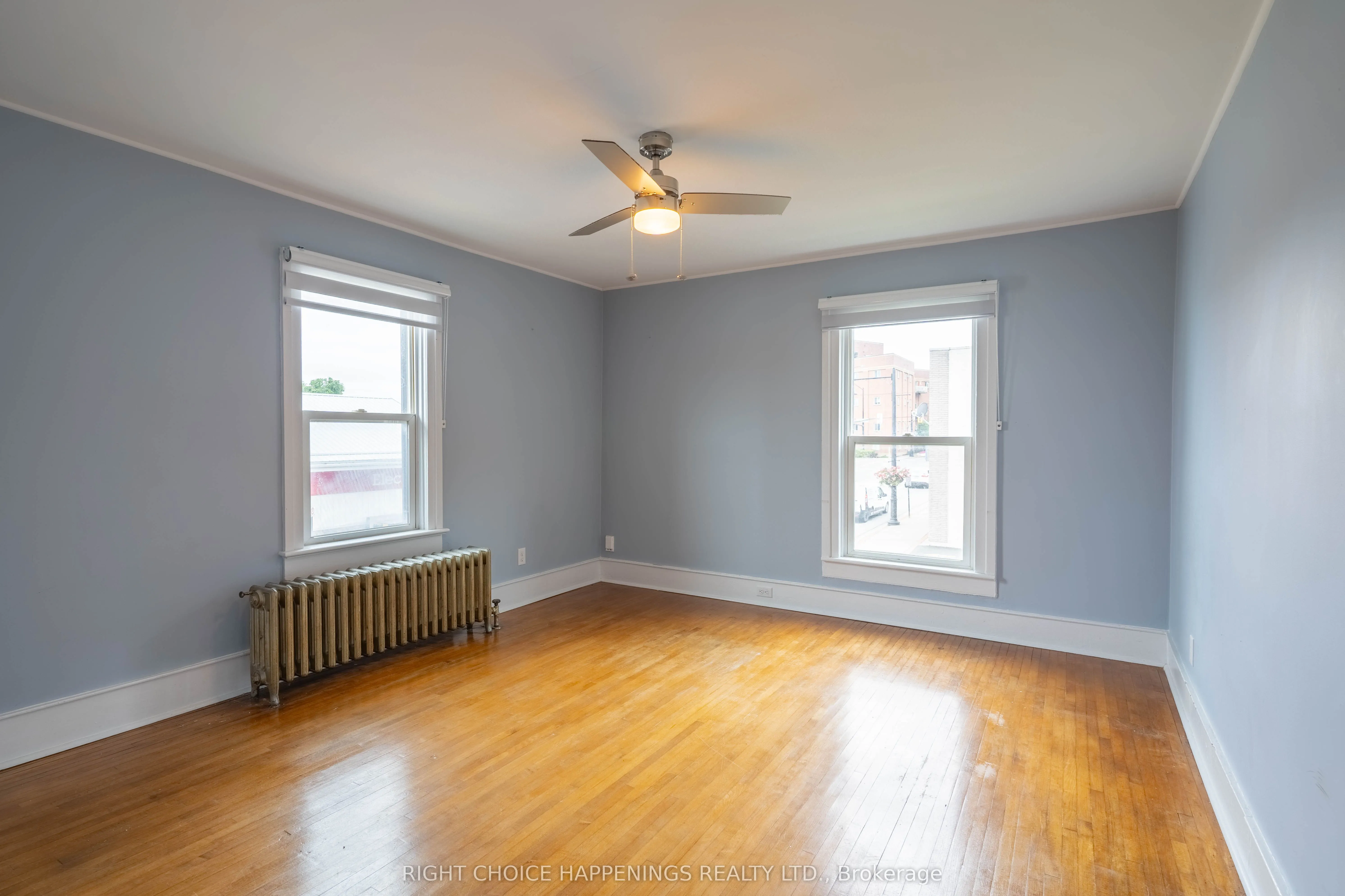 273 Main Street W