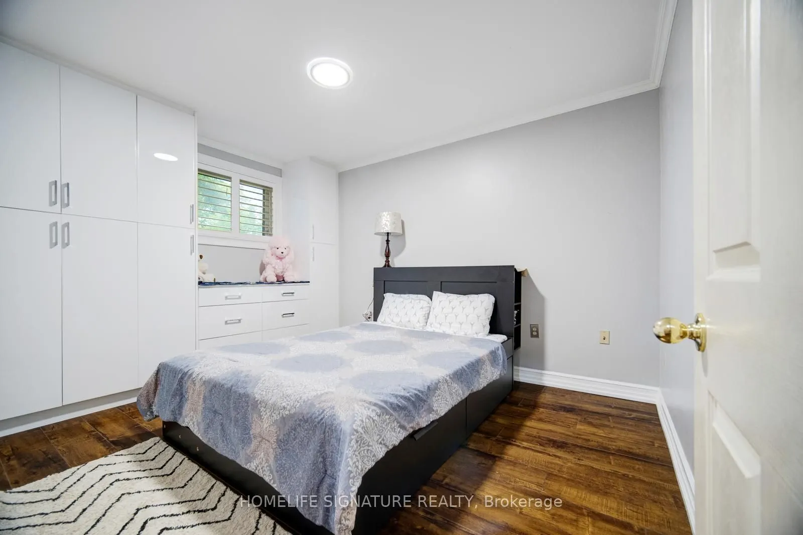 264 Seldon Street