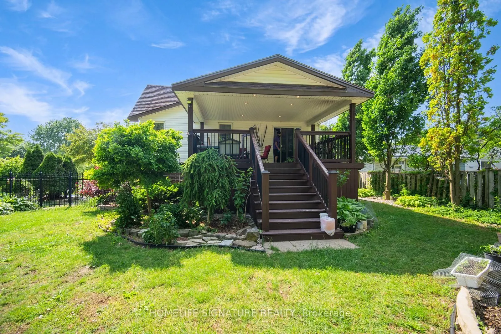 264 Seldon Street