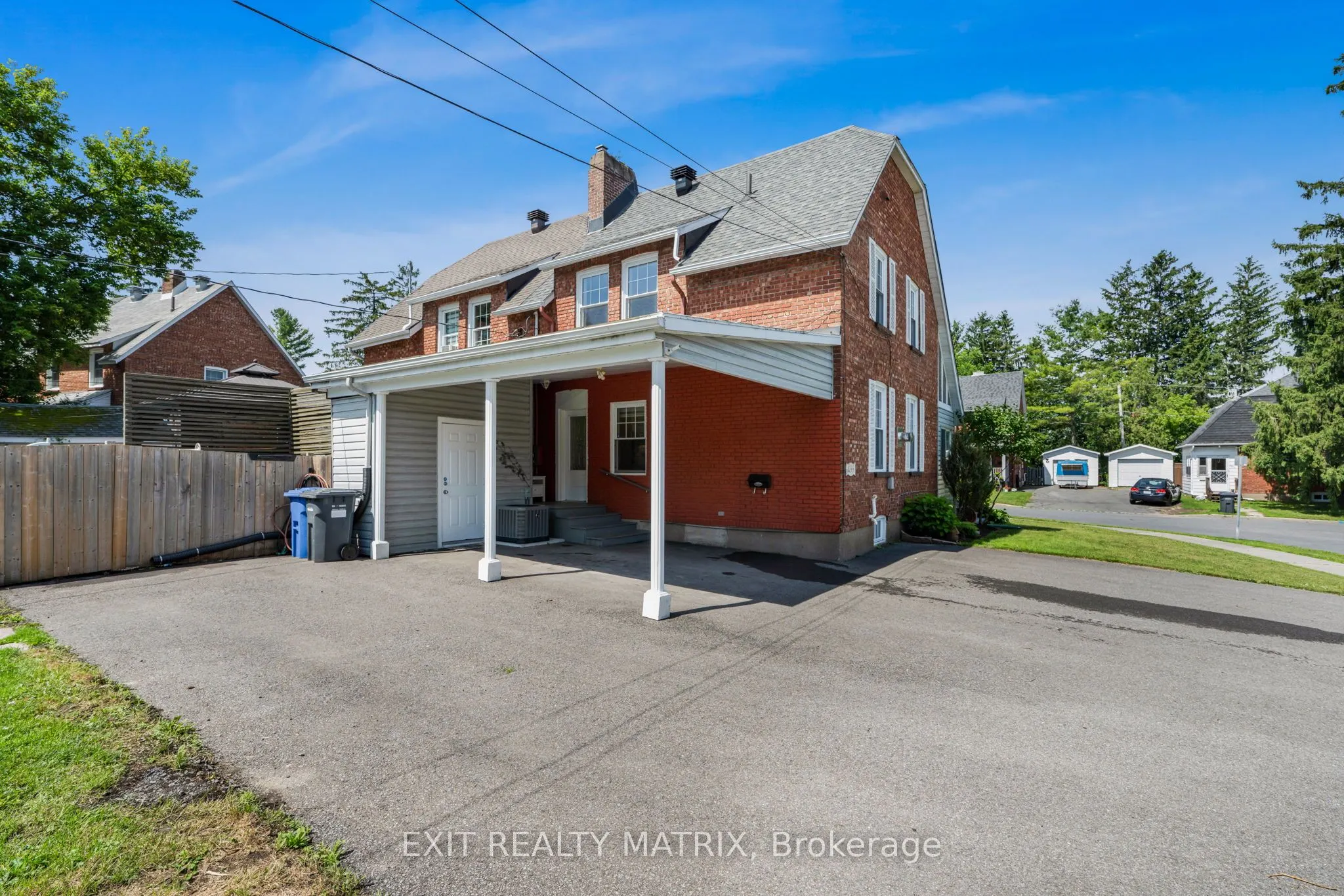 499 Smerdon Street