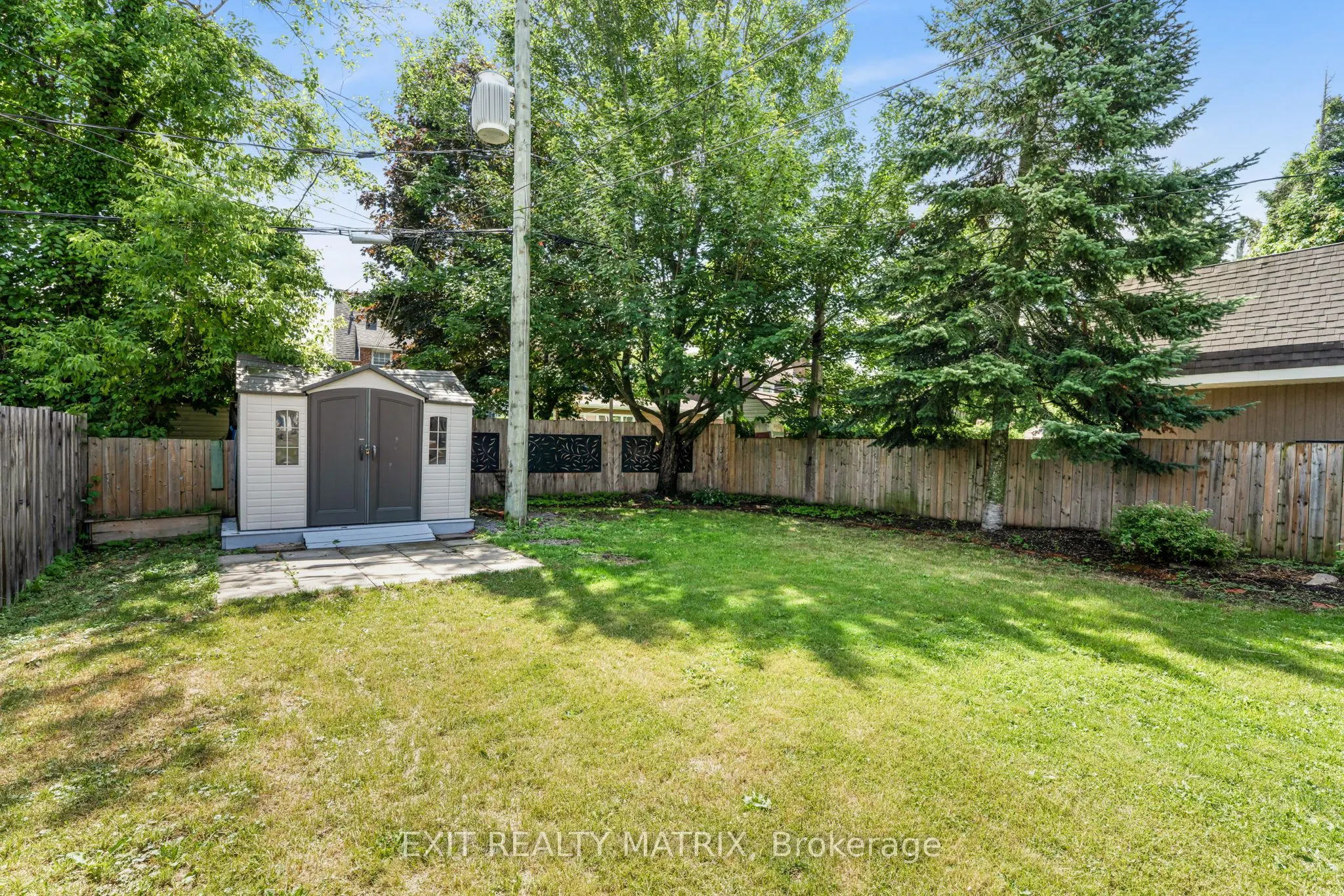 499 Smerdon Street
