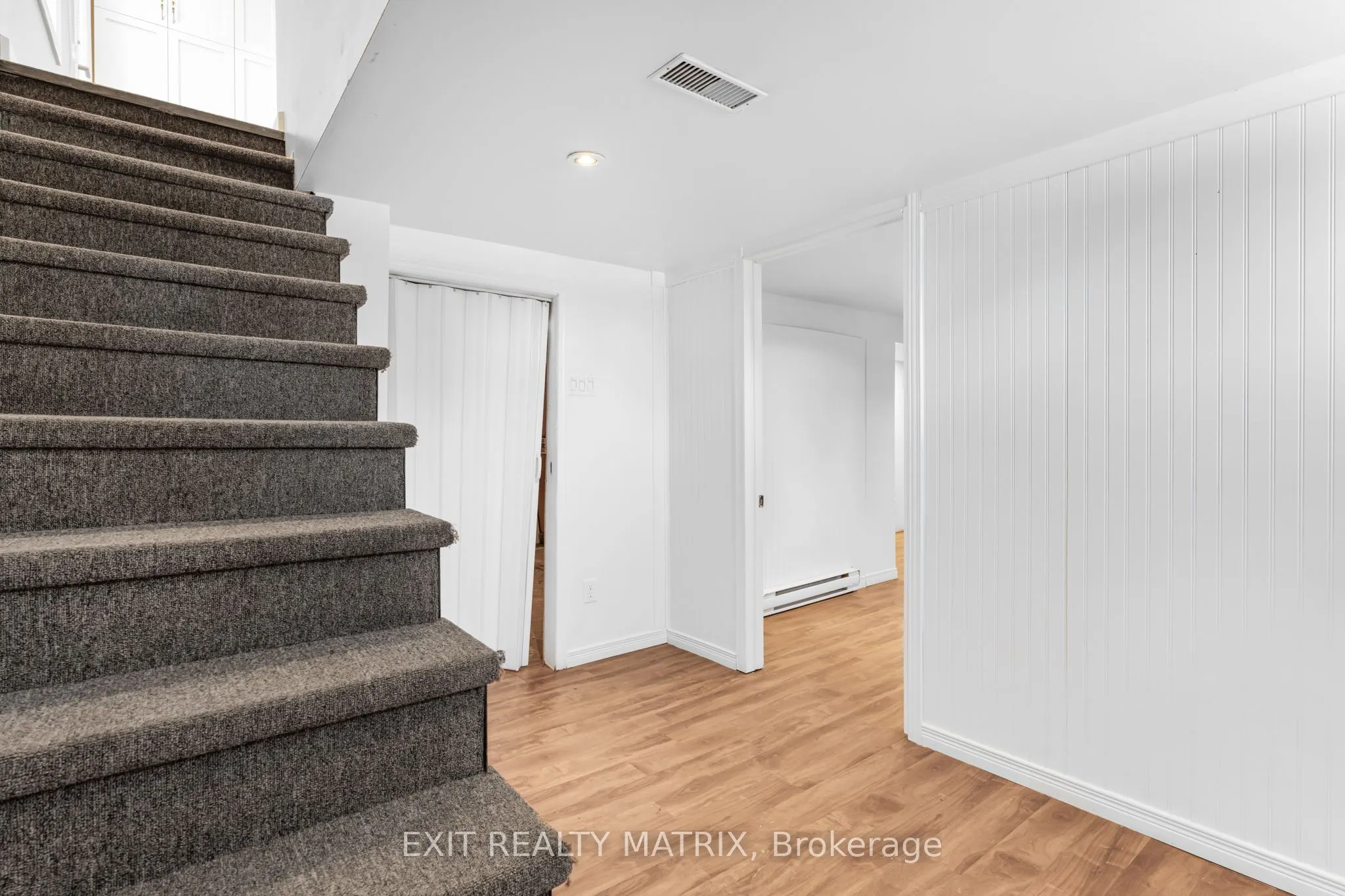 499 Smerdon Street