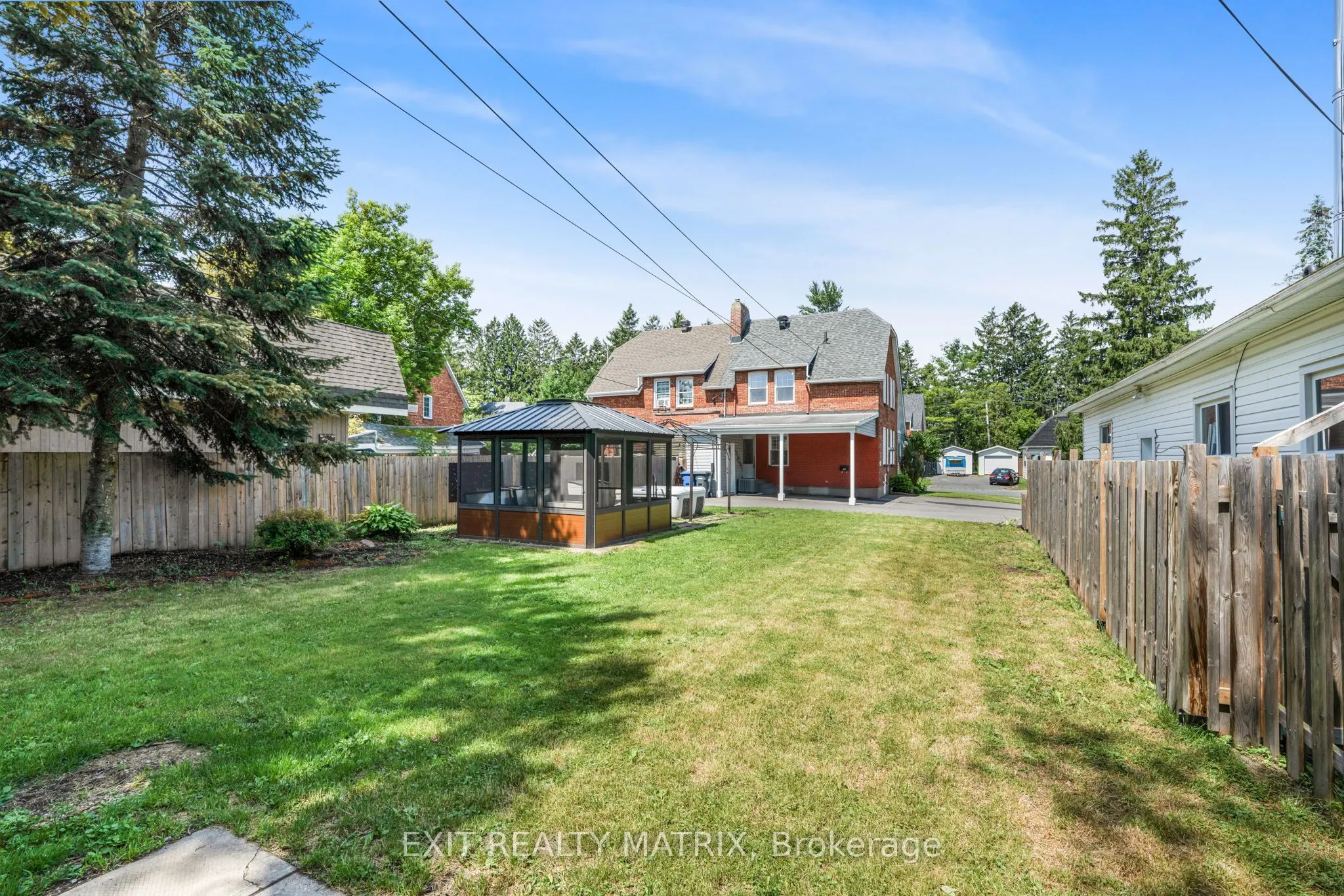 499 Smerdon Street