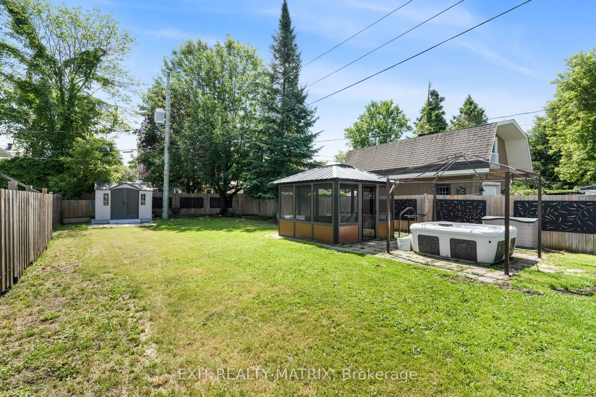 499 Smerdon Street