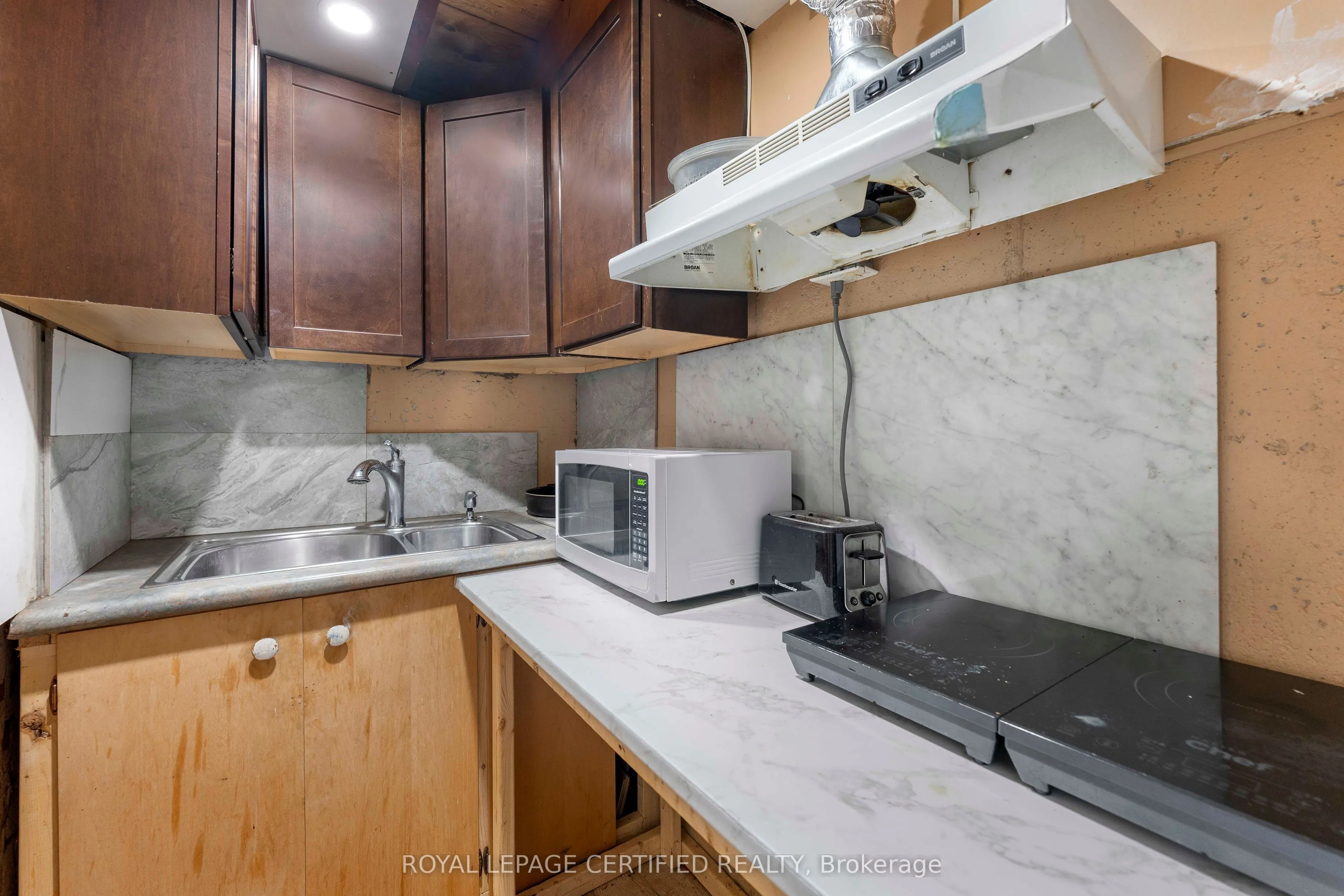 405 Keats Way #2