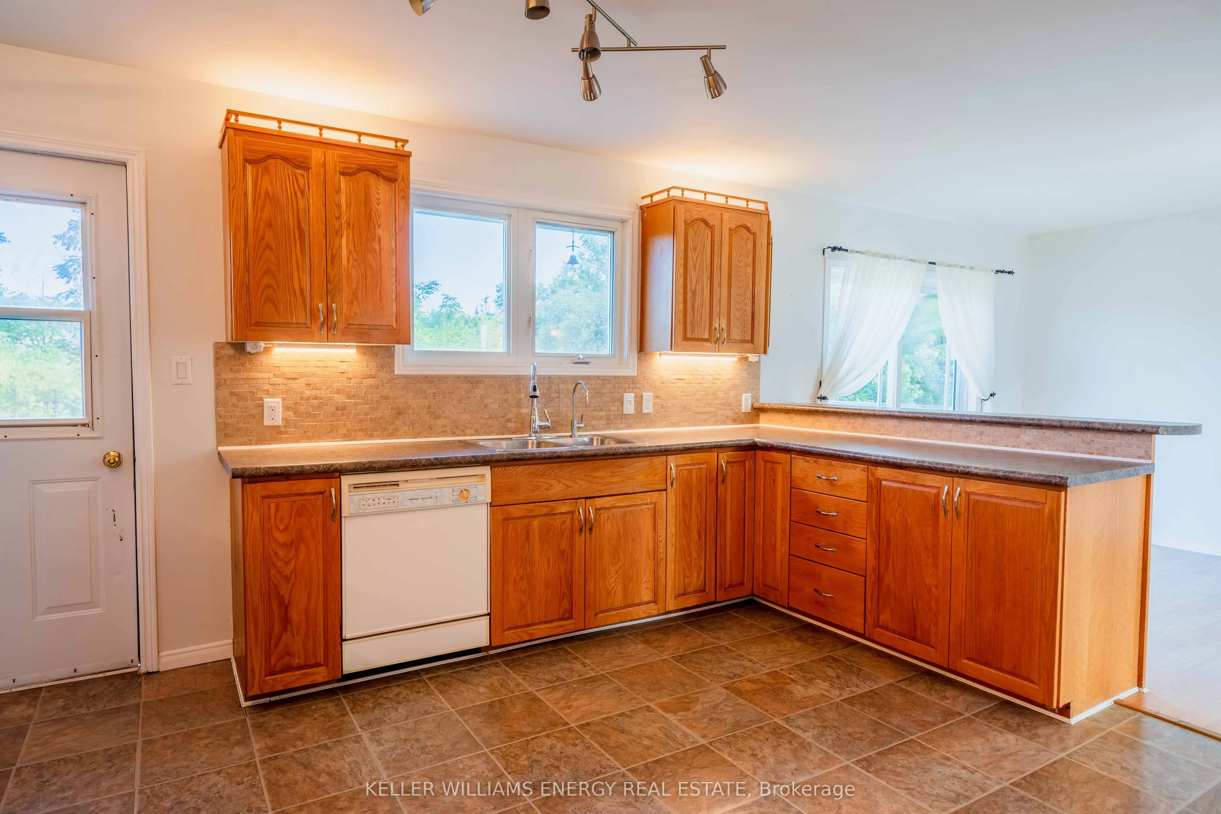 12699 Loyalist Parkway