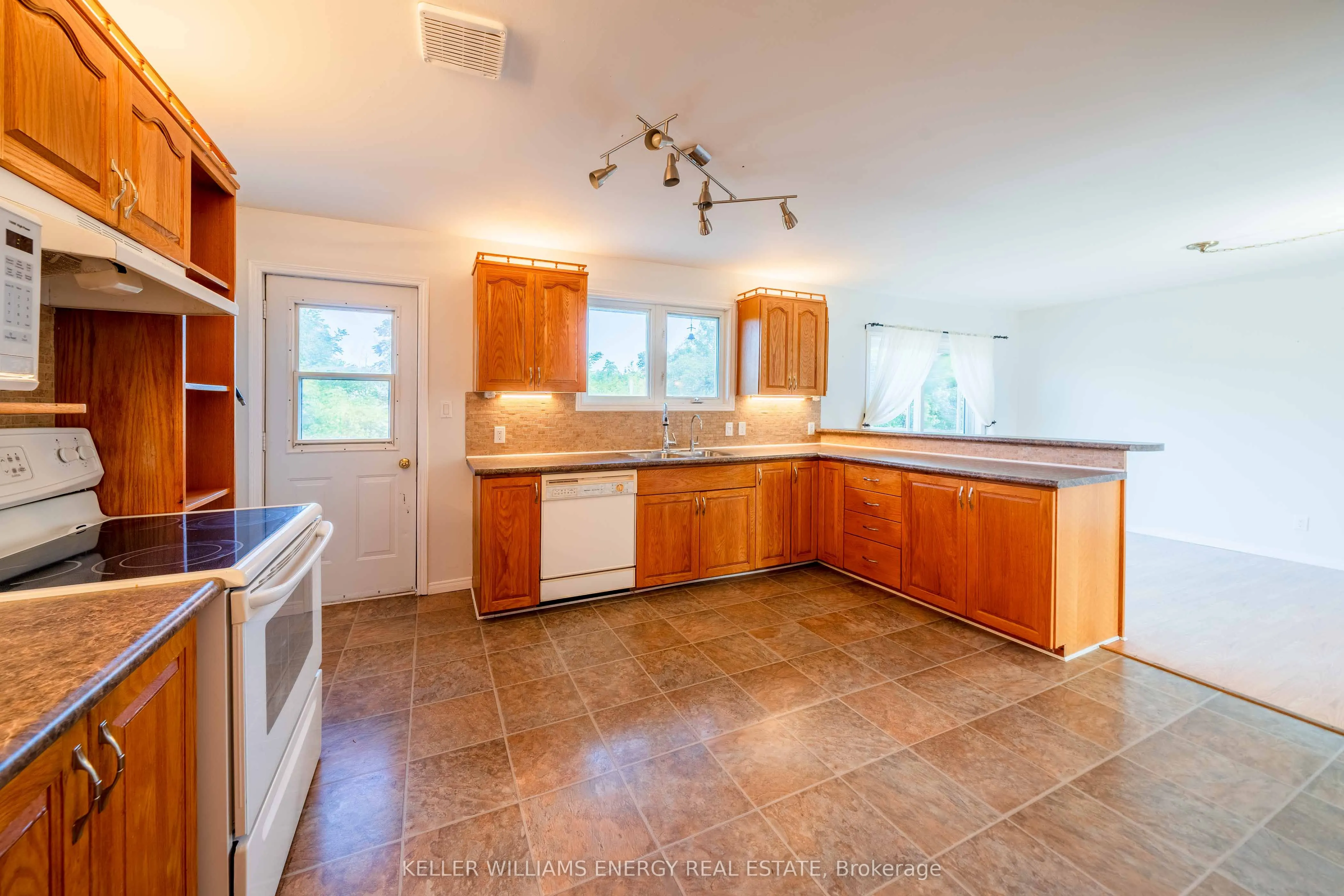 12699 Loyalist Parkway