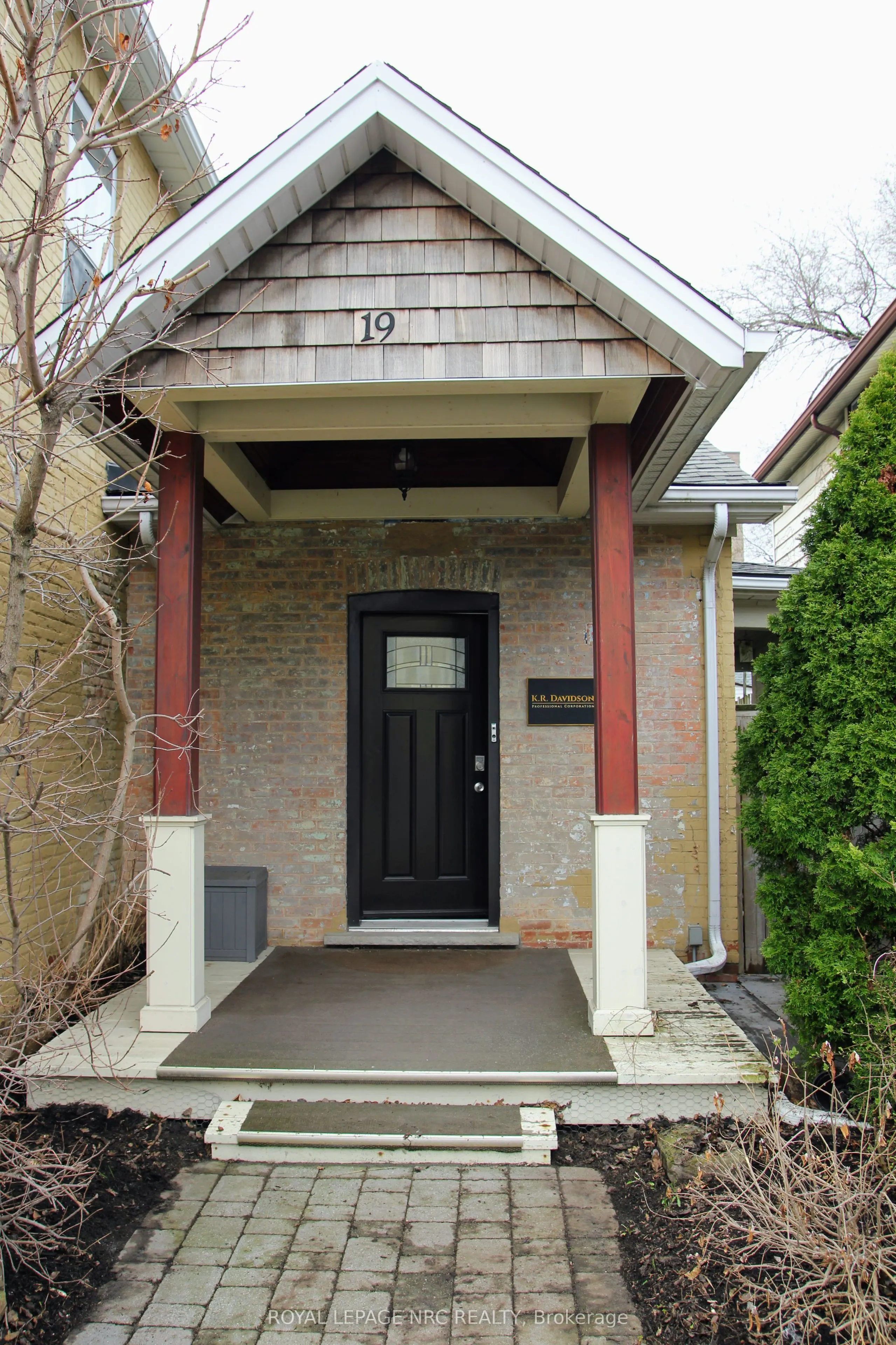 19 Court Street