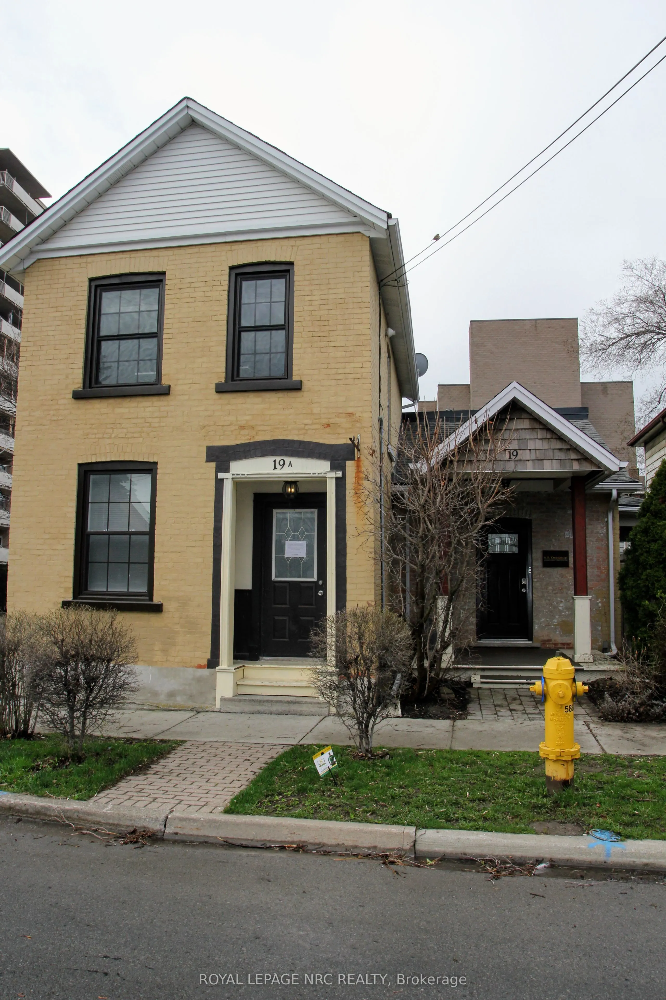 19 Court Street