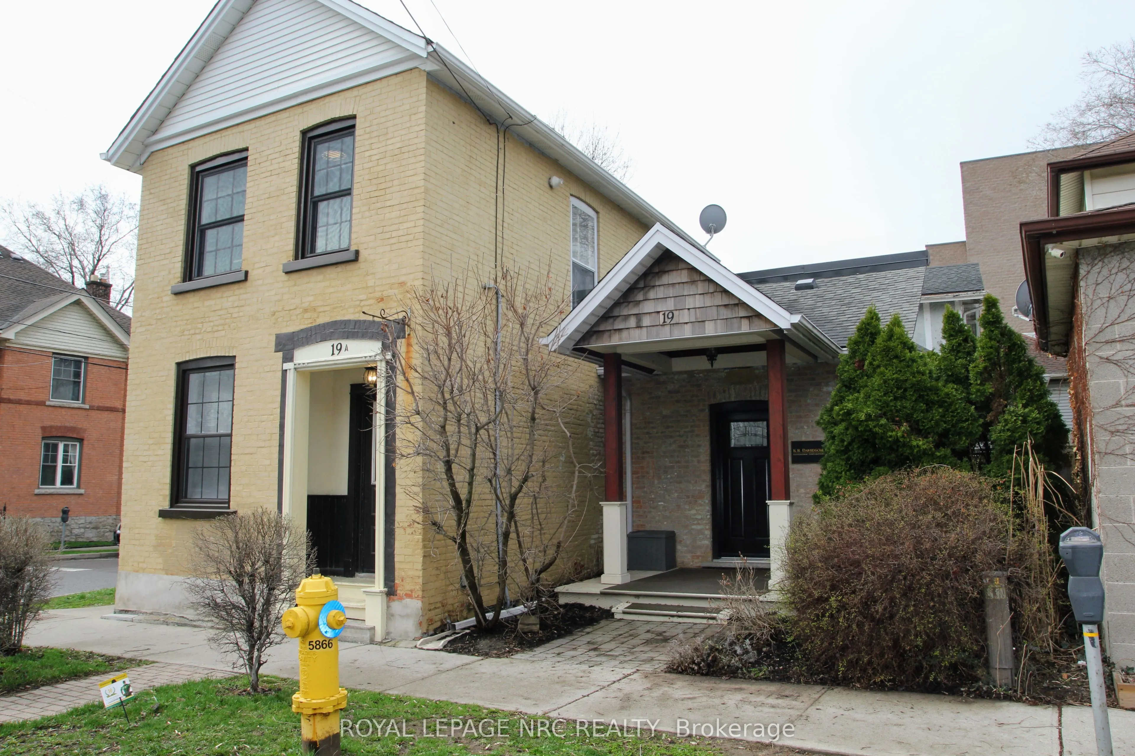 19 Court Street