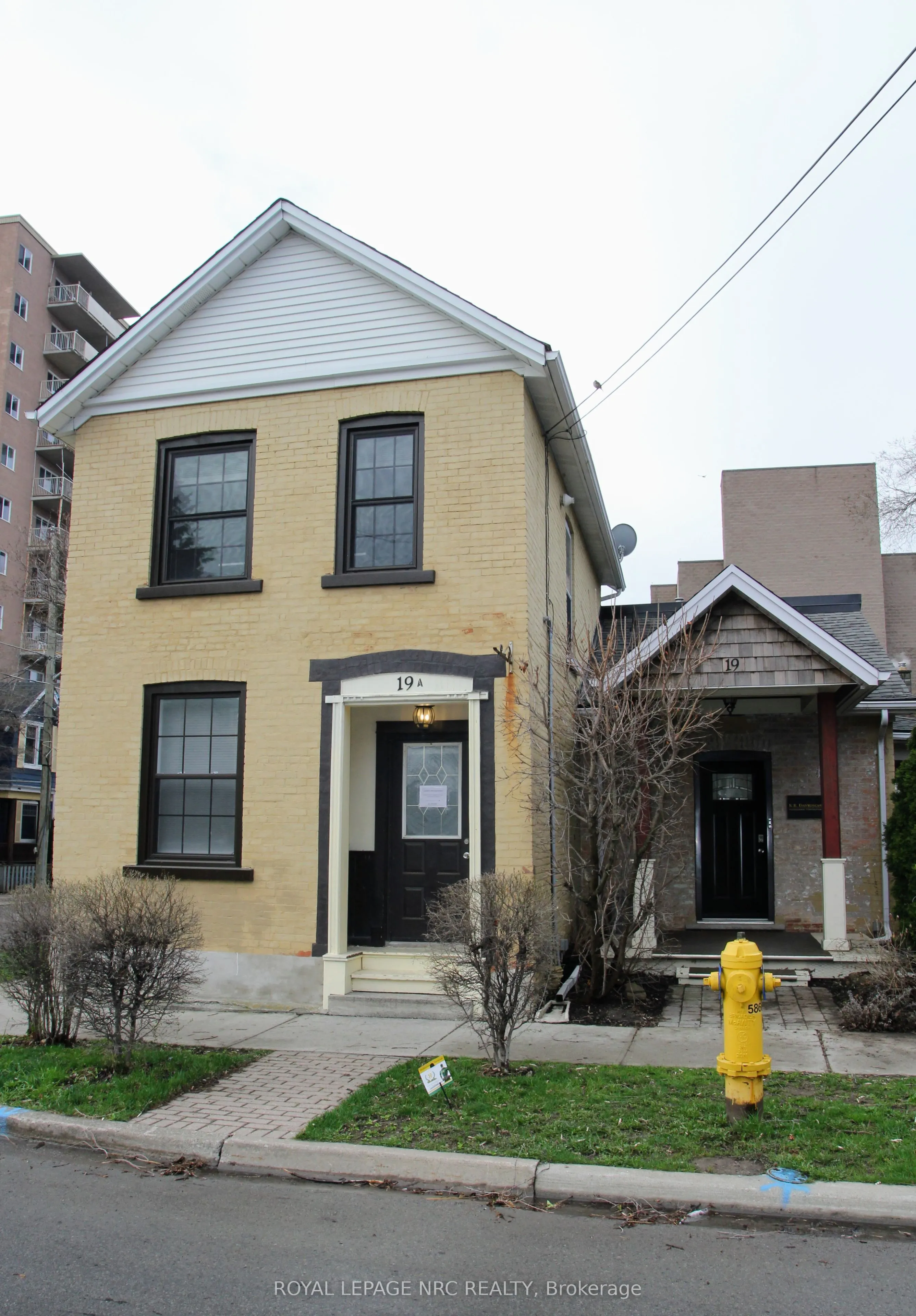 19 Court Street