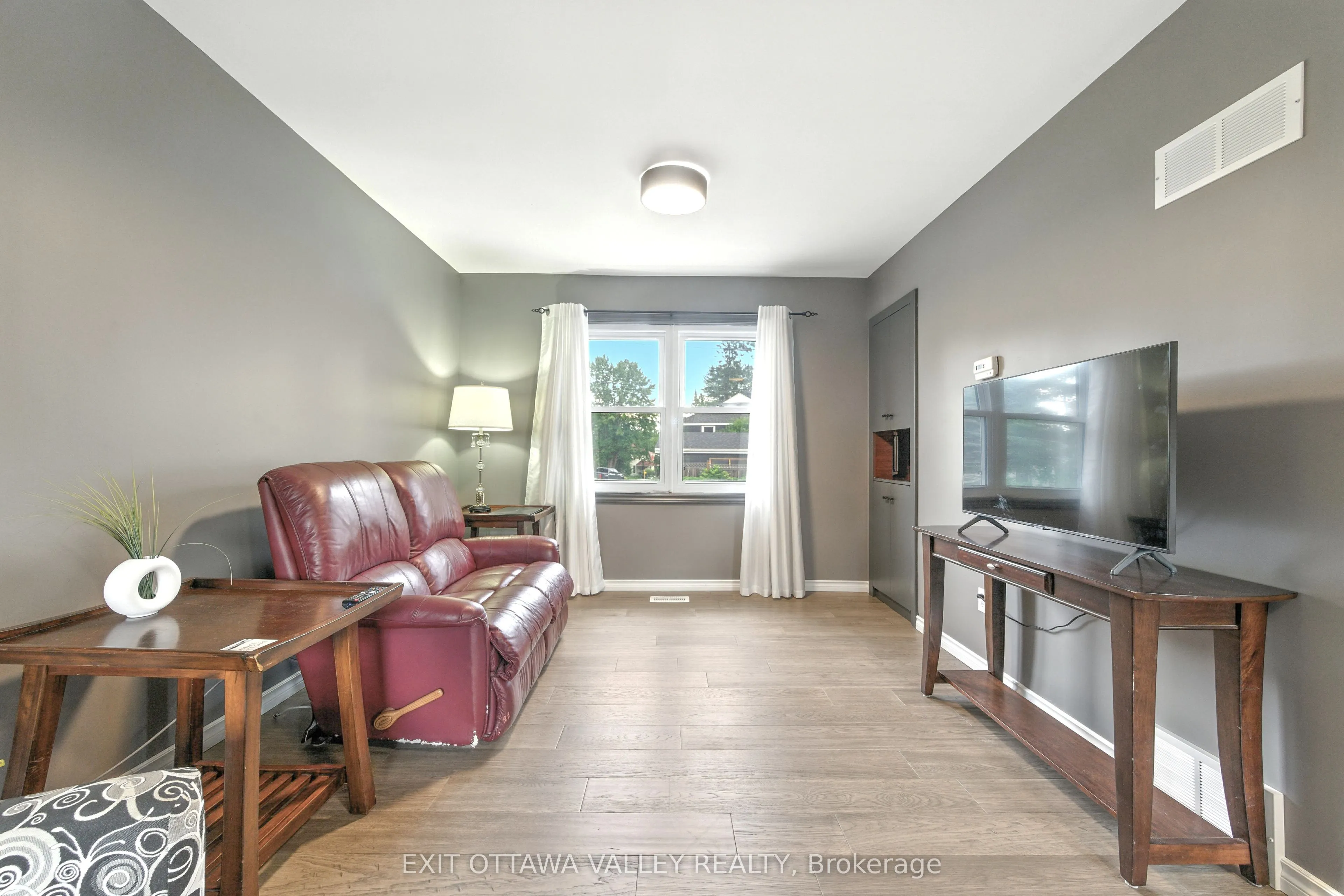49 Glendale Avenue