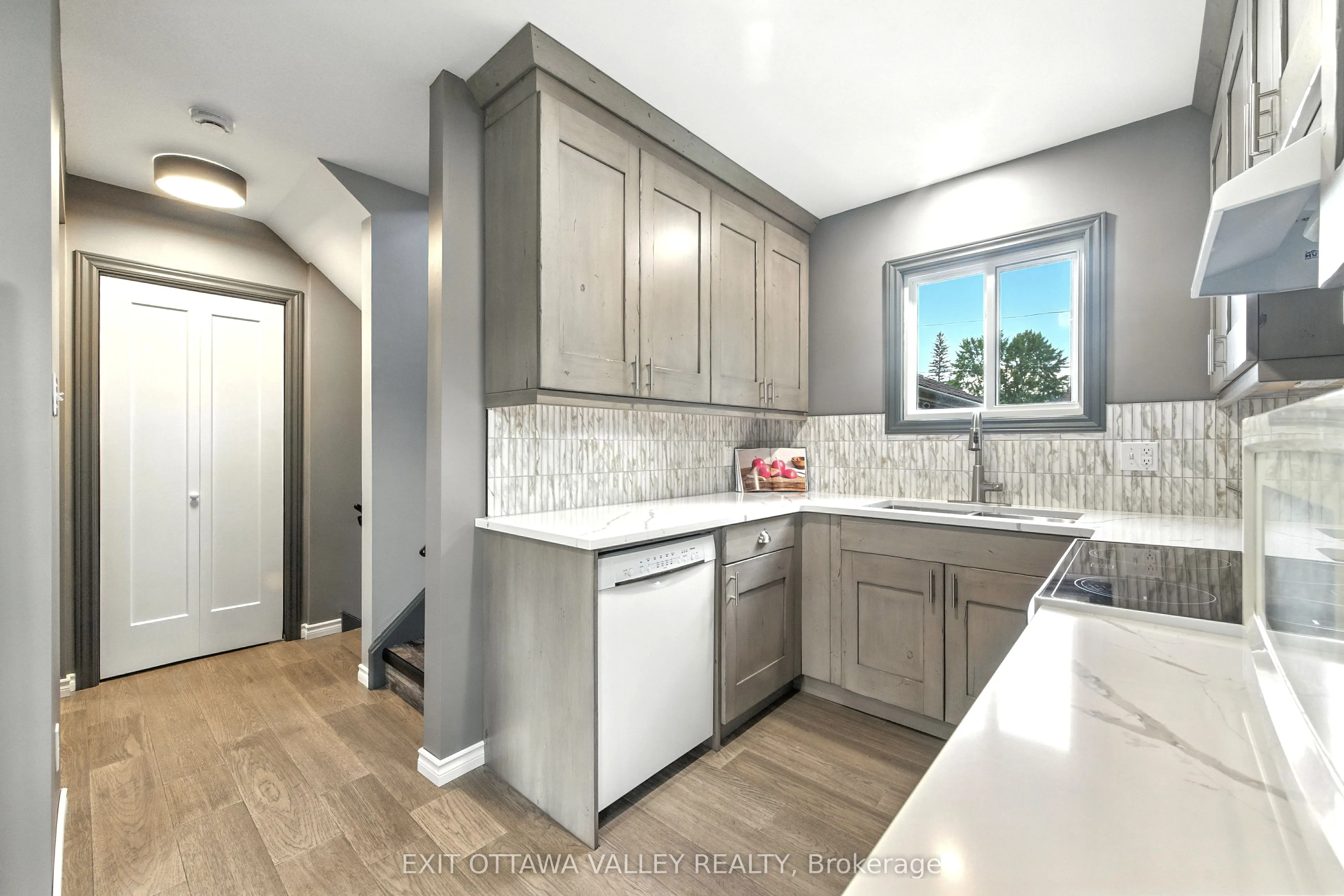 49 Glendale Avenue