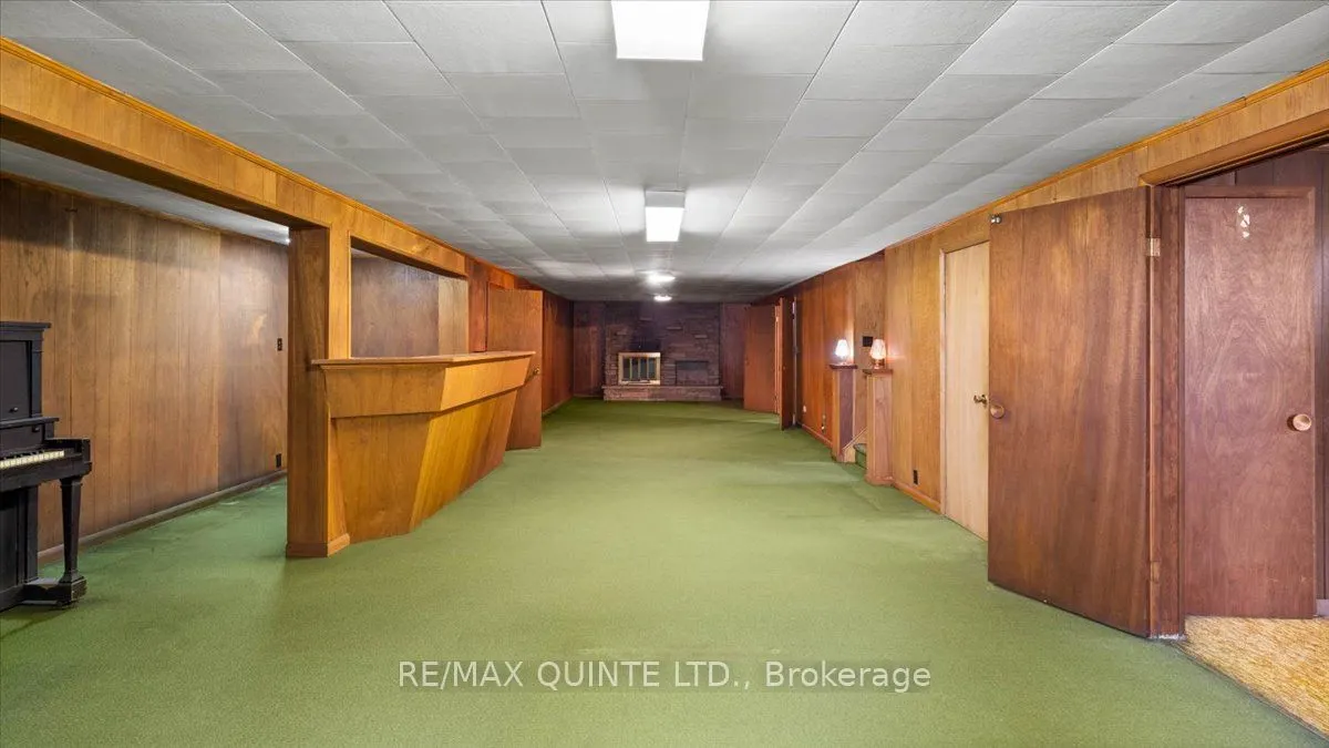 507 Dundas Street W