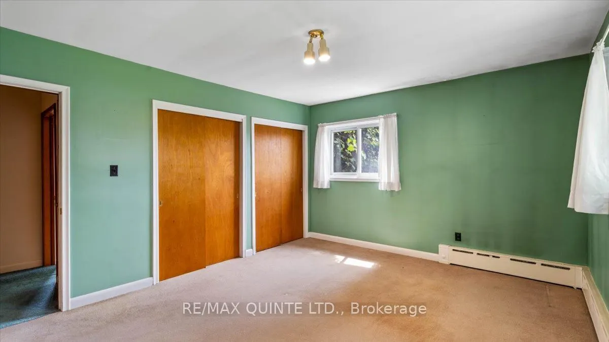 507 Dundas Street W