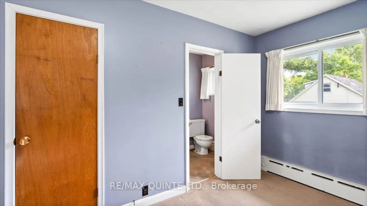 507 Dundas Street W
