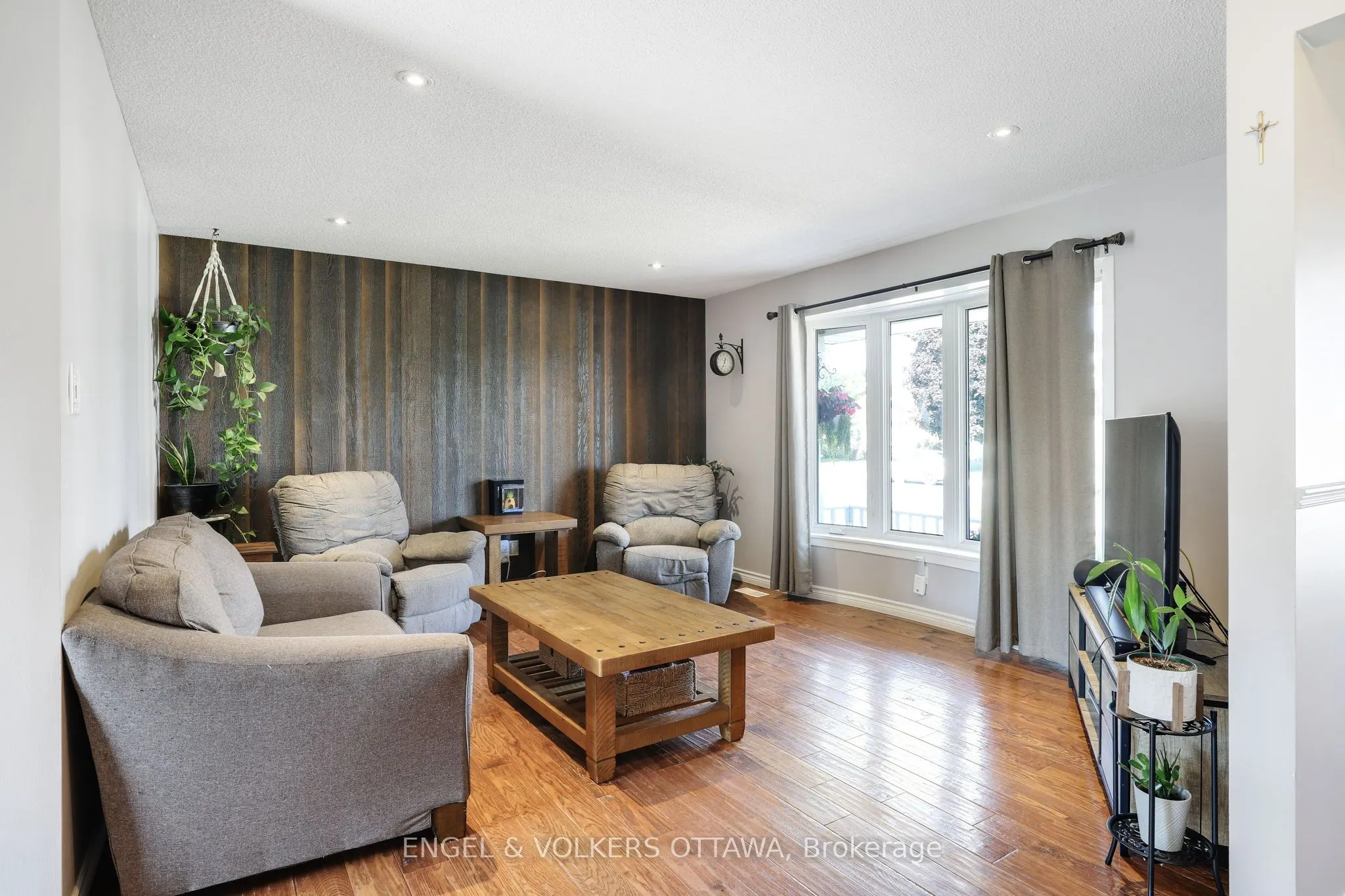 4 Maple Drive