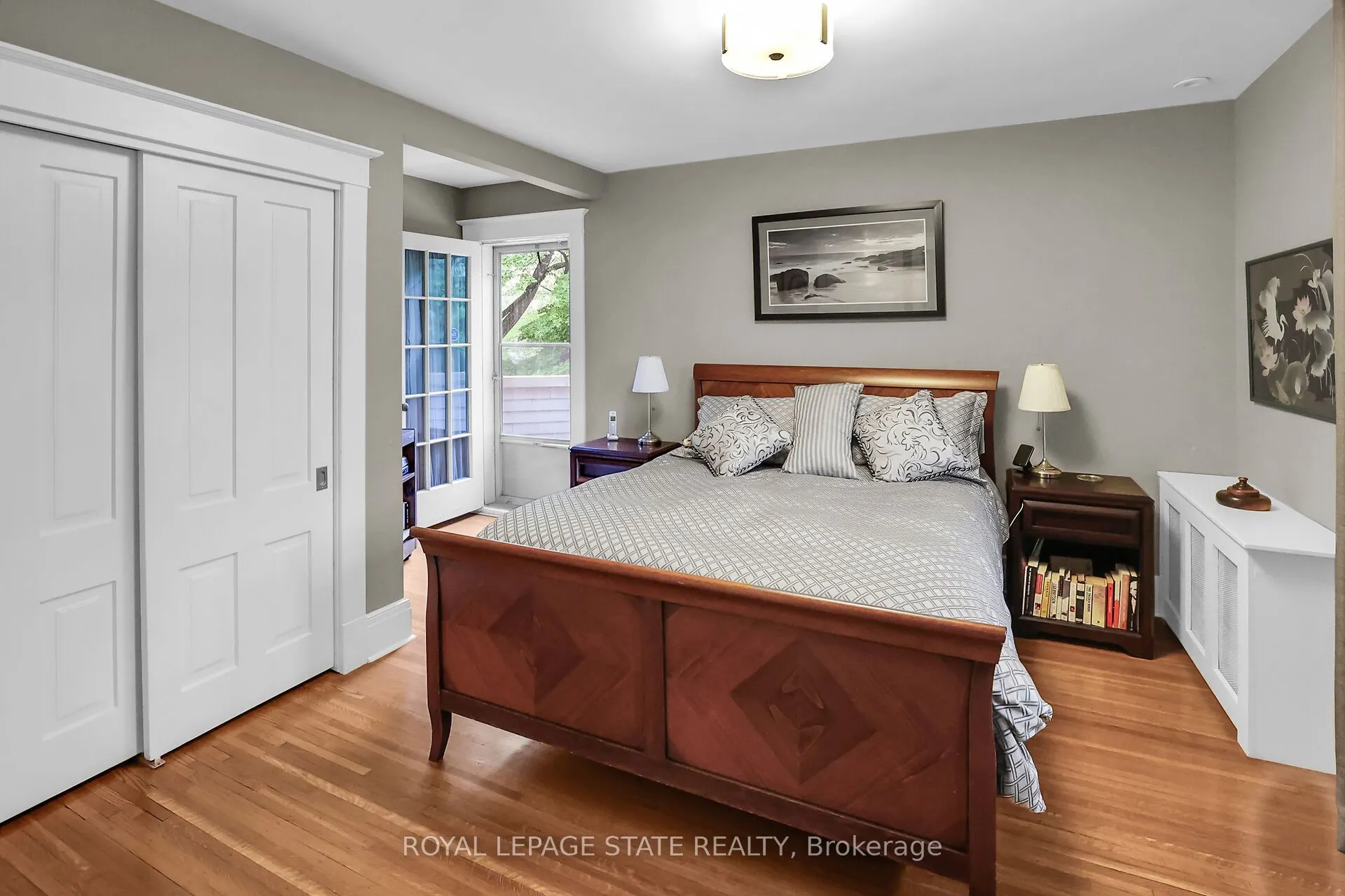 102 Main Street E