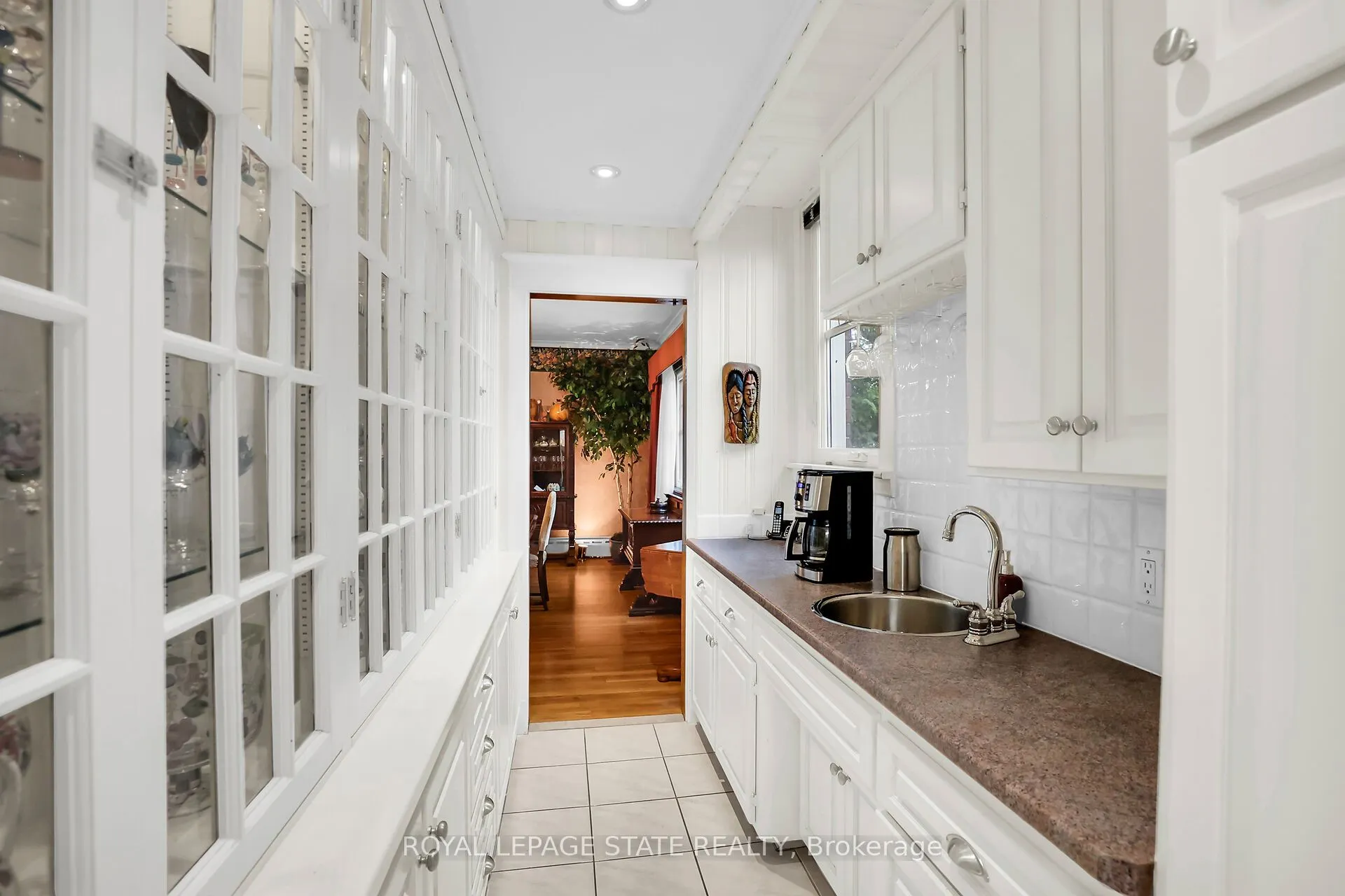 102 Main Street E