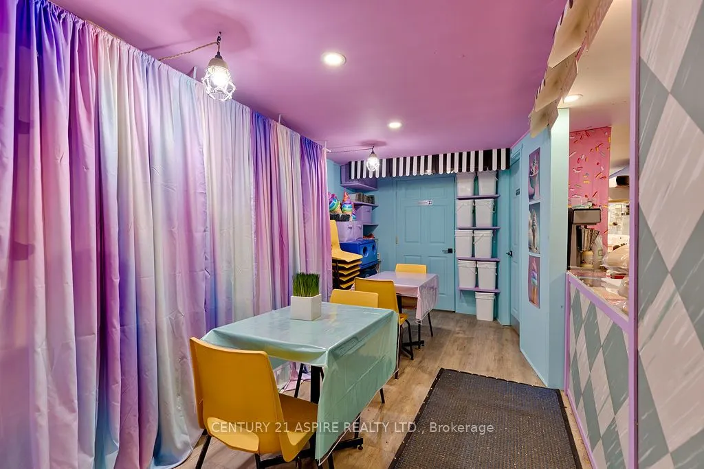 53 Pembroke Street W