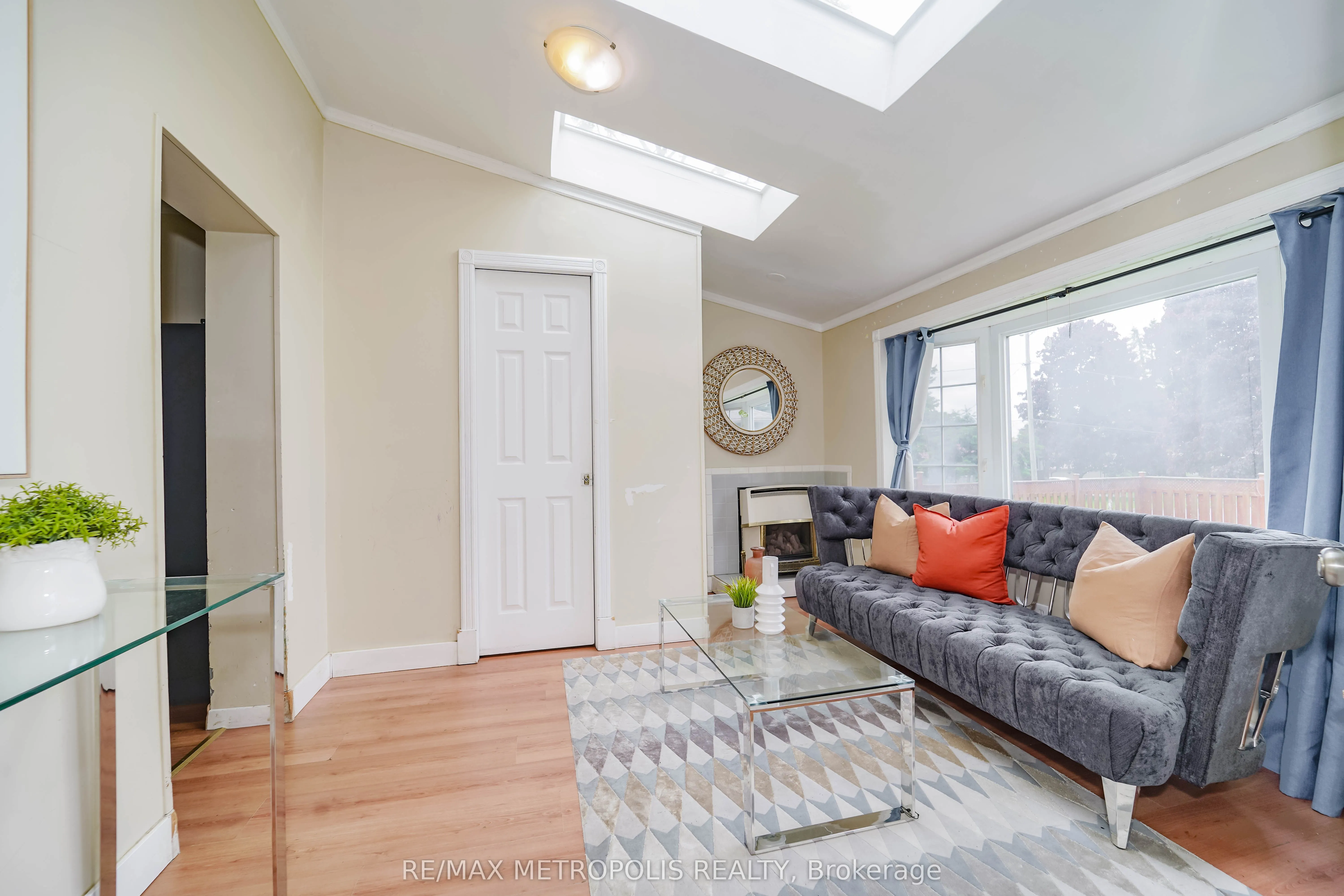 29 George Street E