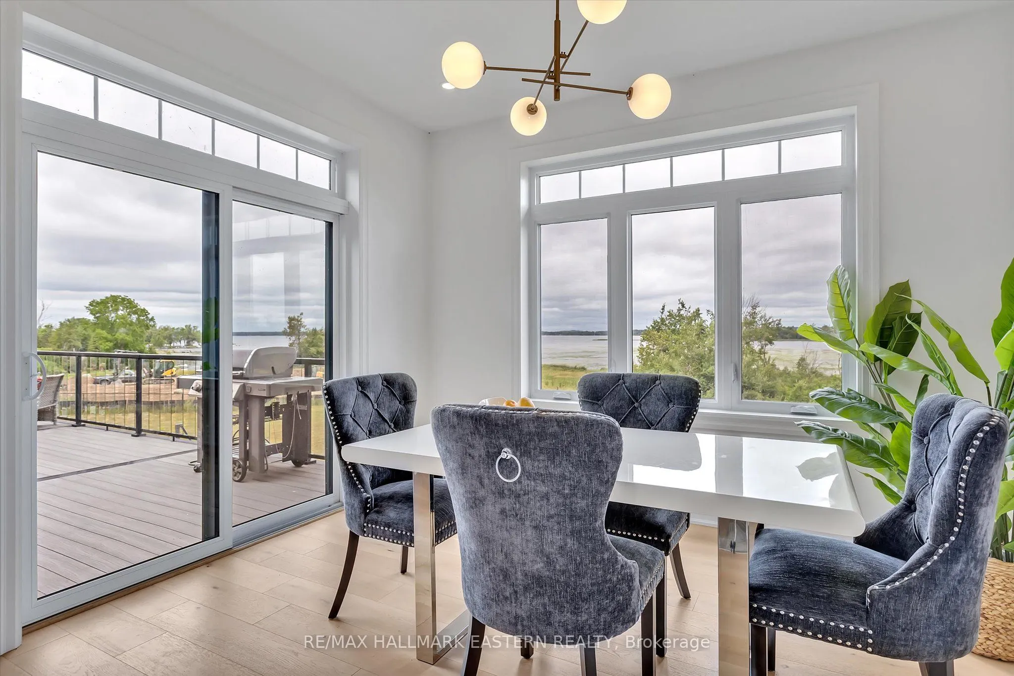 35 Lakeview Crescent