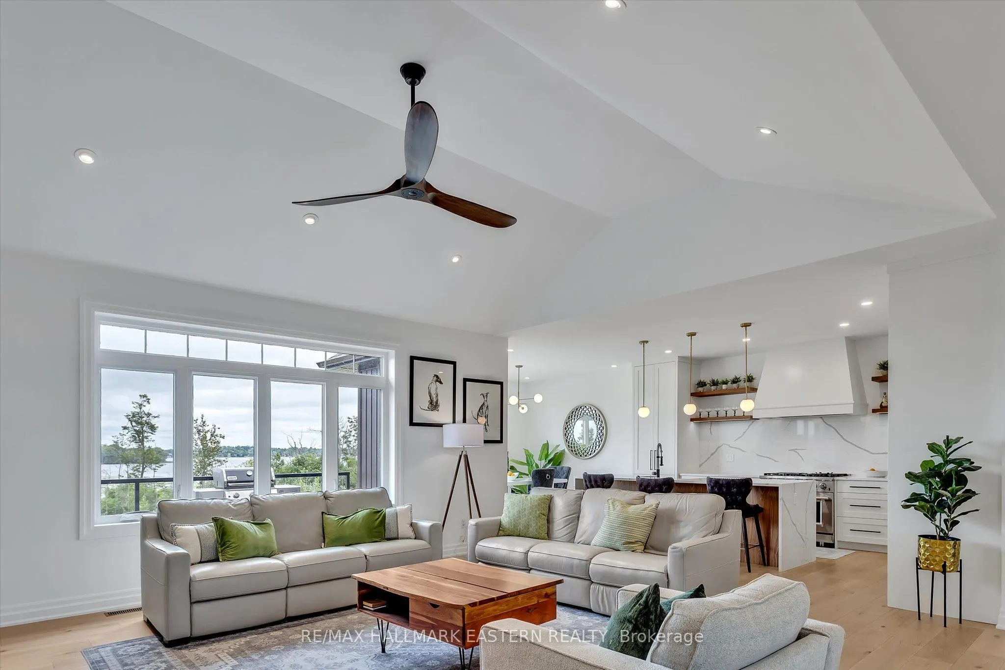 35 Lakeview Crescent