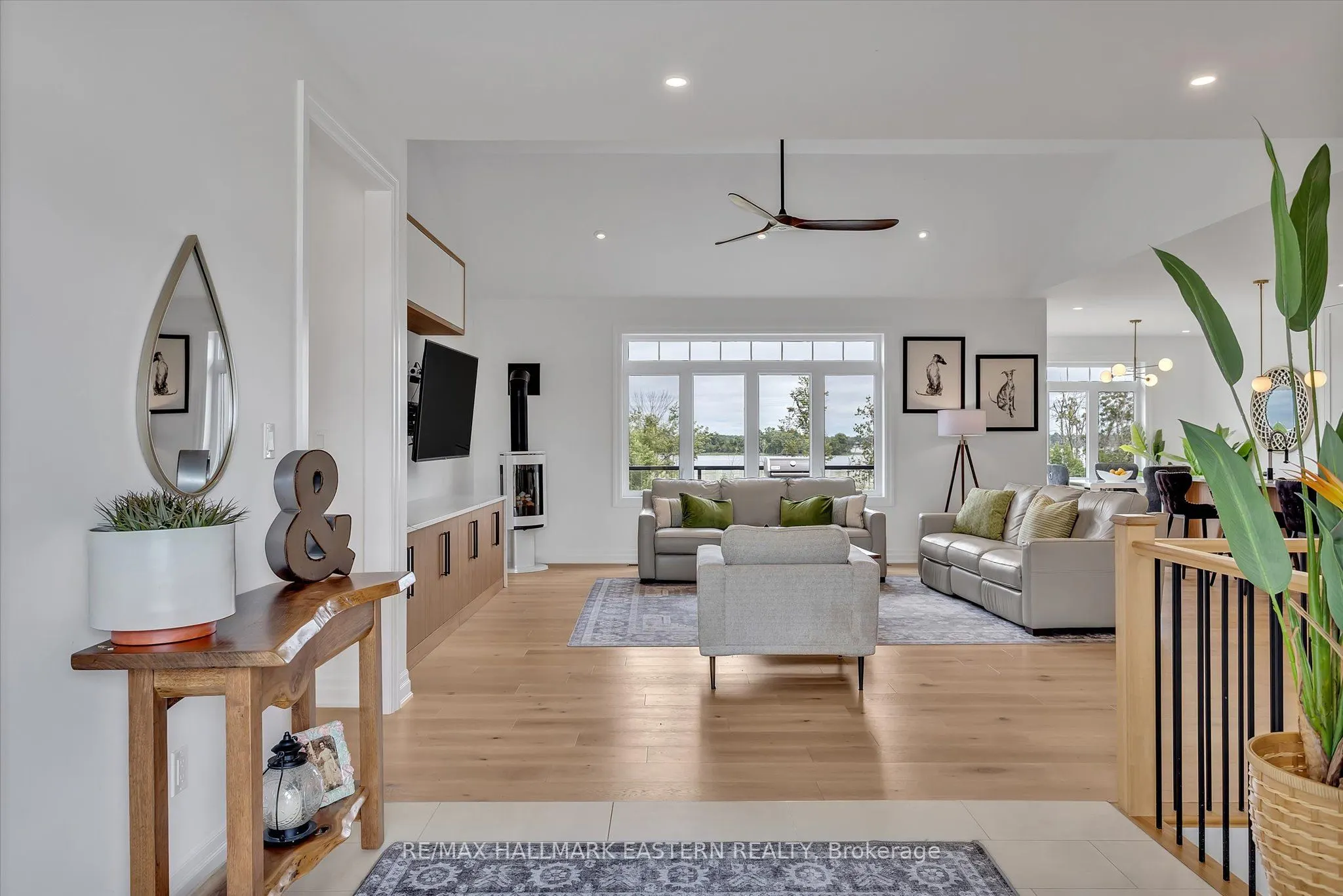35 Lakeview Crescent