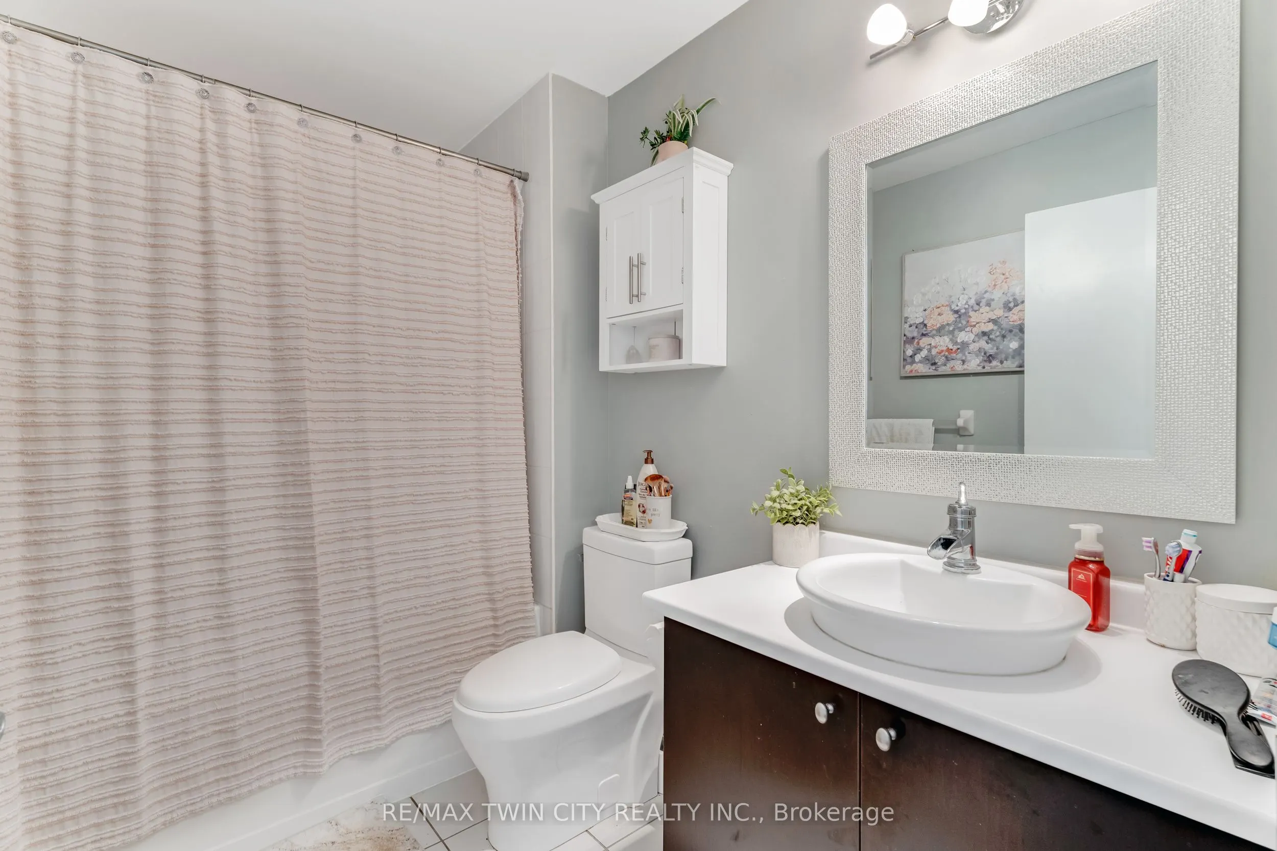 410 King Street W, #413