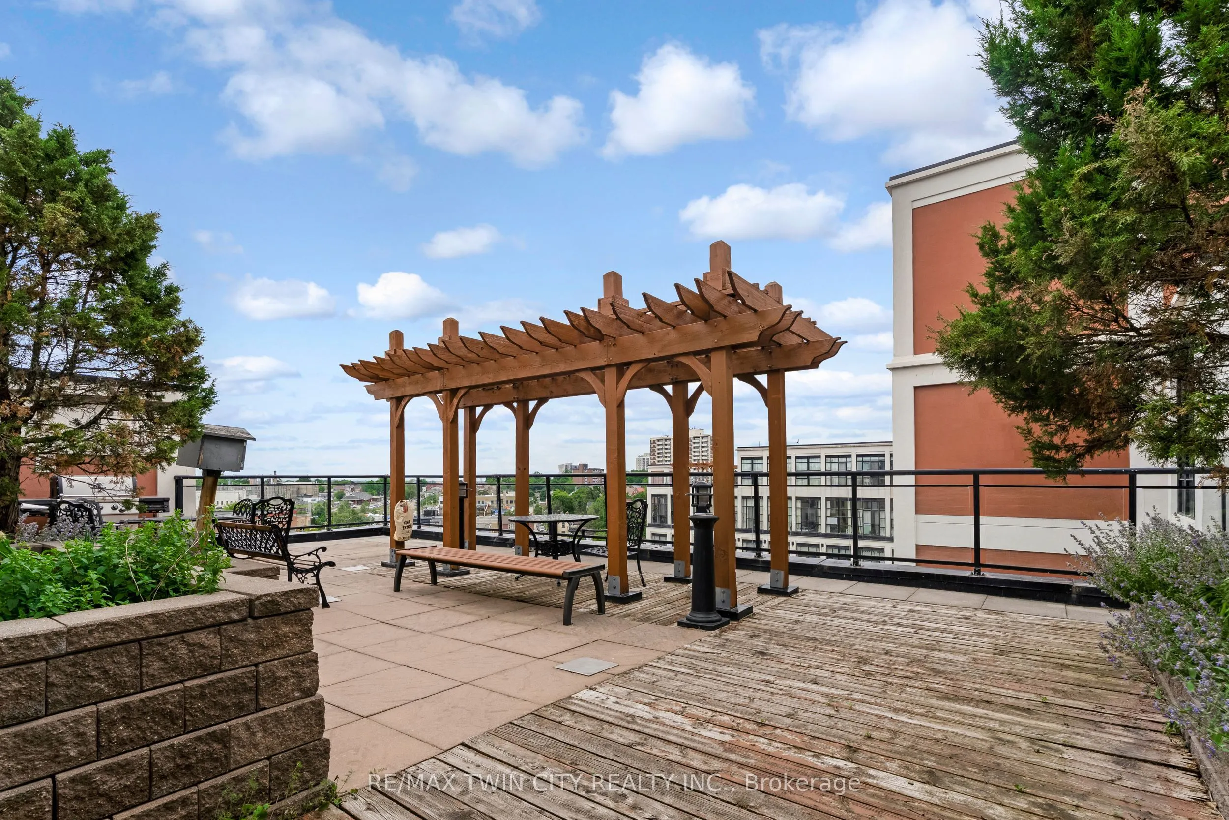 410 King Street W, #413