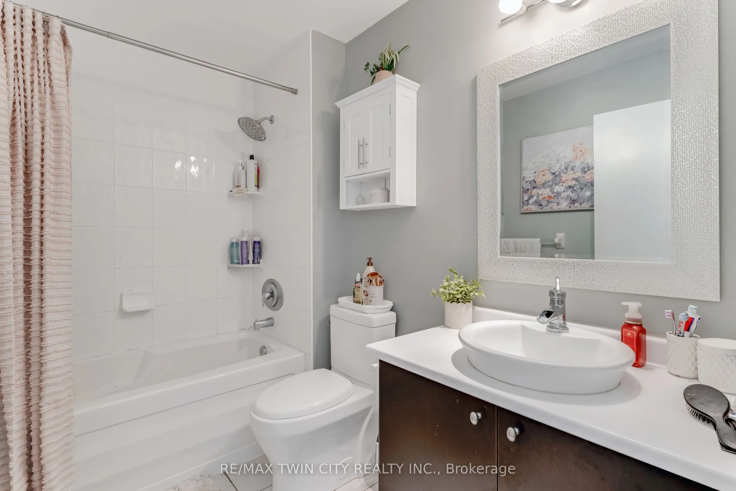410 King Street W, #413